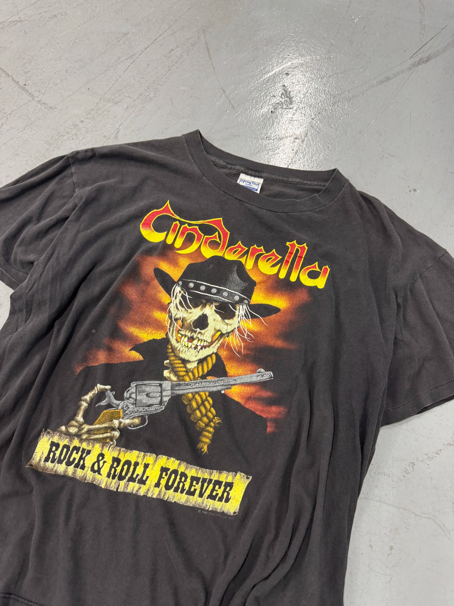 1988 Cinderella Long Cold Winter Tour Rock Band T-Shirt [XL]