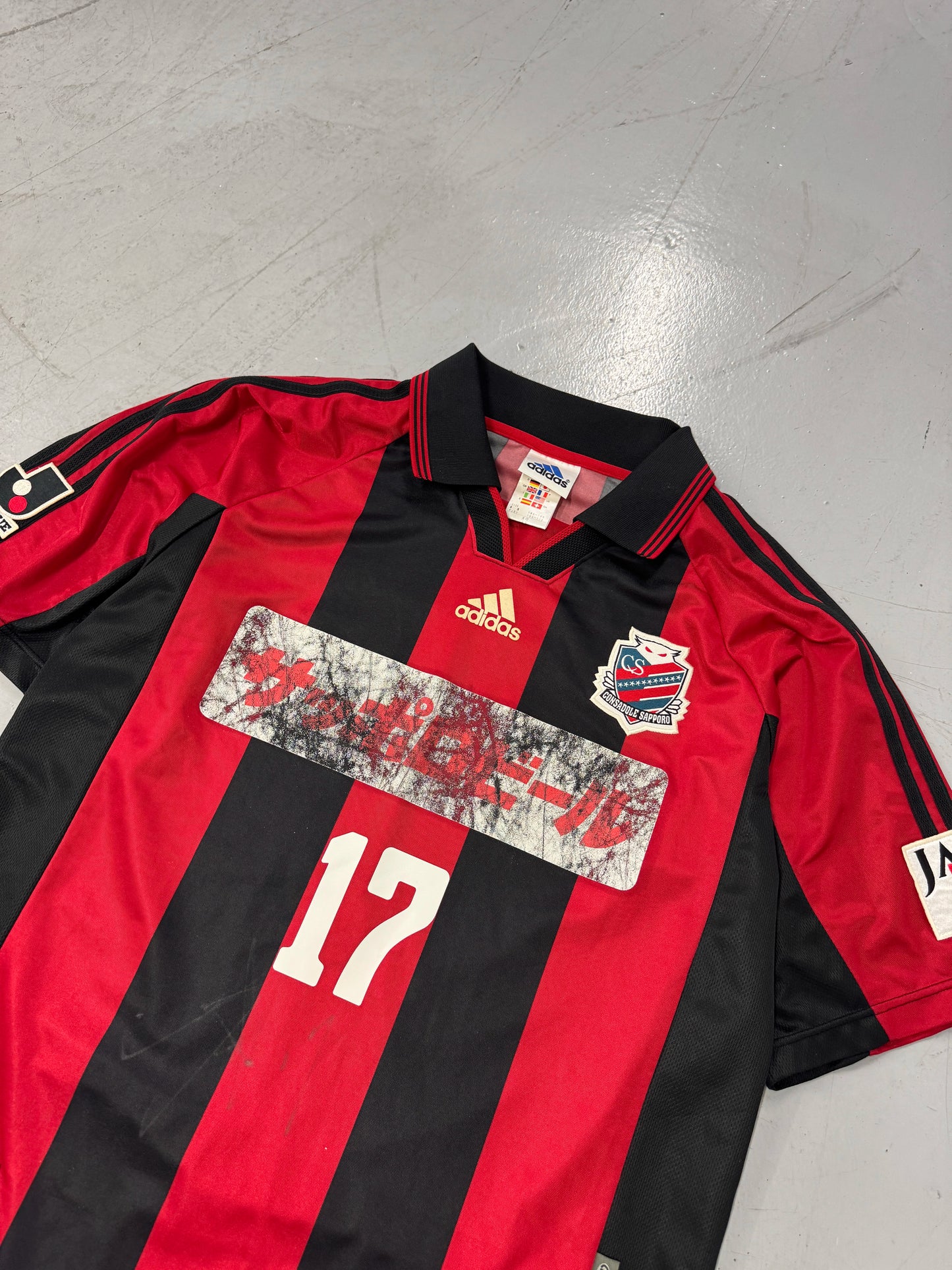 1998 SIGNED Adidas Consadole Sapporo HOKUTO #17 Japanese Football Jersey [L]
