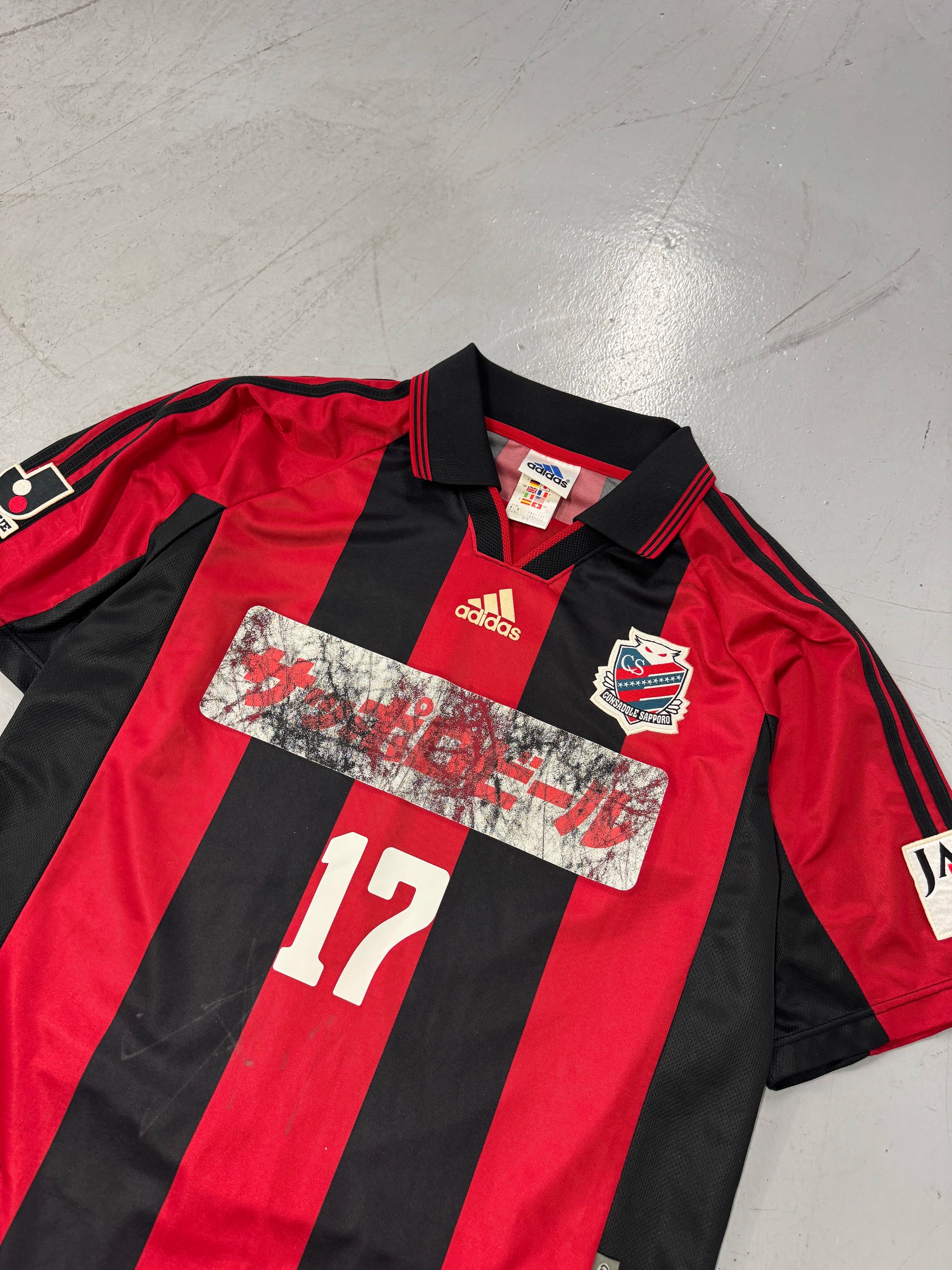1998 SIGNED Adidas Consadole Sapporo HOKUTO #17 Japanese Football Jersey [L]
