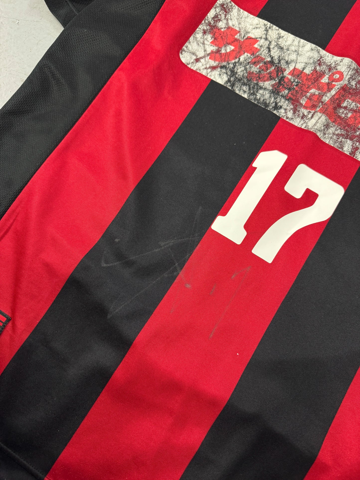 1998 SIGNED Adidas Consadole Sapporo HOKUTO #17 Japanese Football Jersey [L]