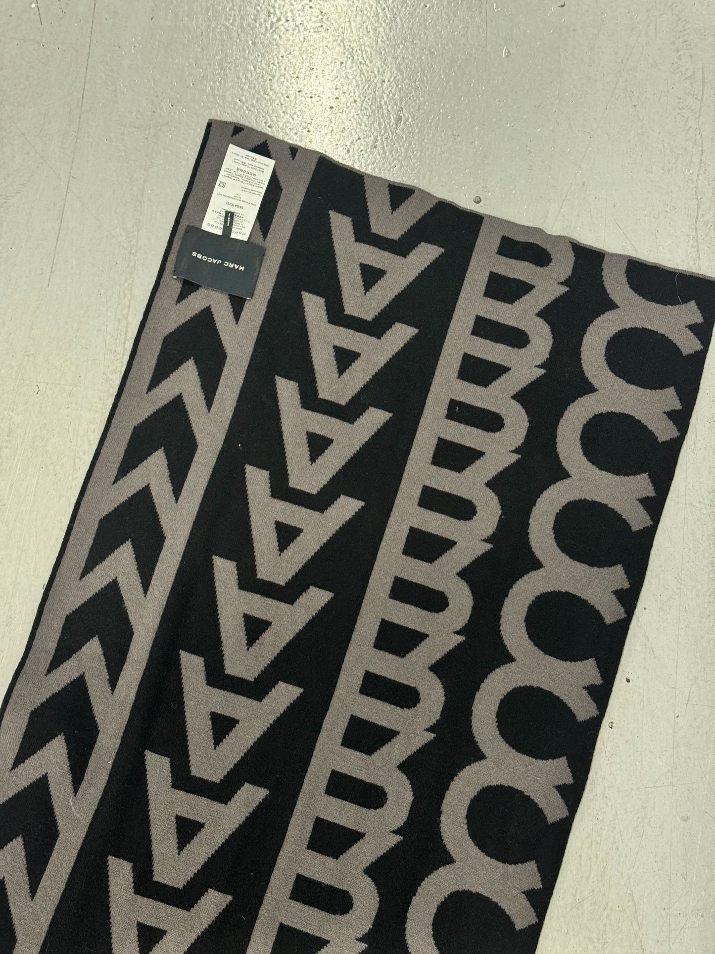 Marc Jacobs Black/Taupe Monogram Knit Scarf [OS]