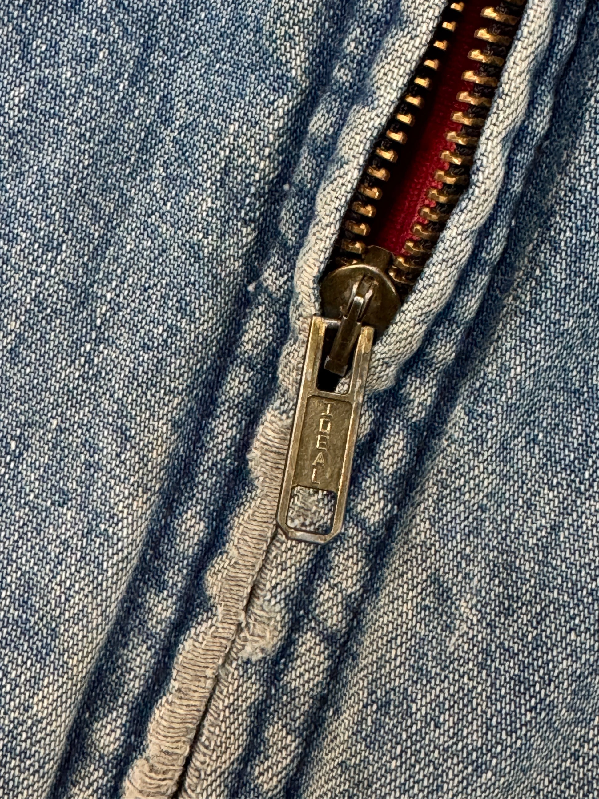 1980s Distressed Faded Cord Collar Denim Work Jacket w/ Red Quilted Lining [L]