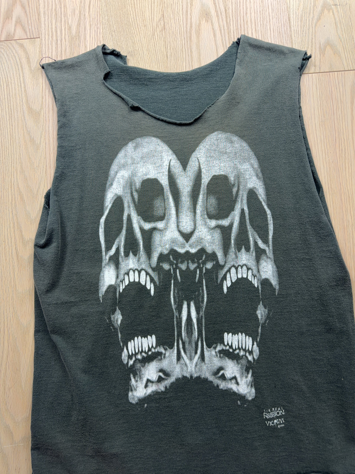 1990s Fashion Victim Skulls Shirt [L]