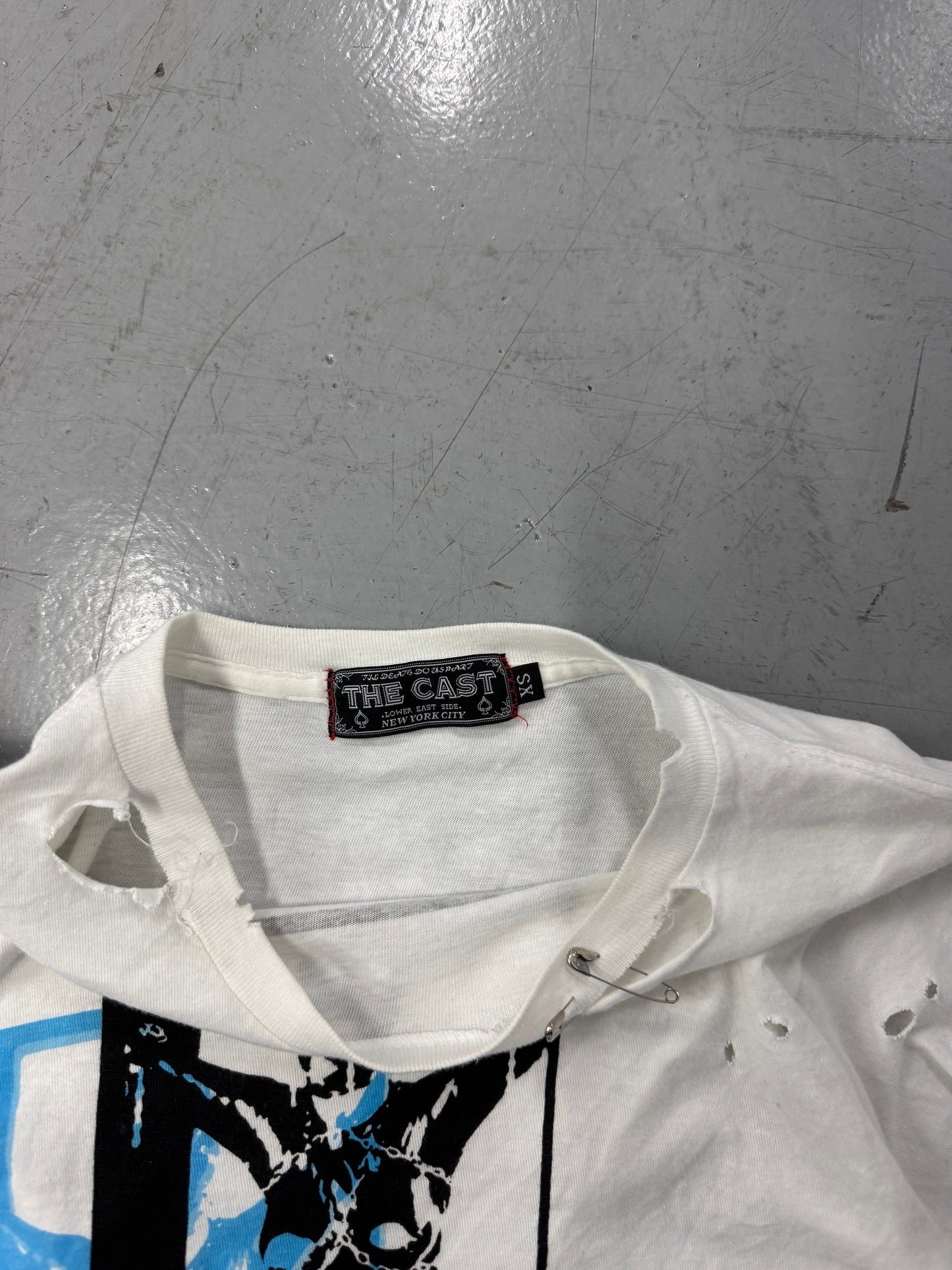 The Cast Distressed Shirt [S]