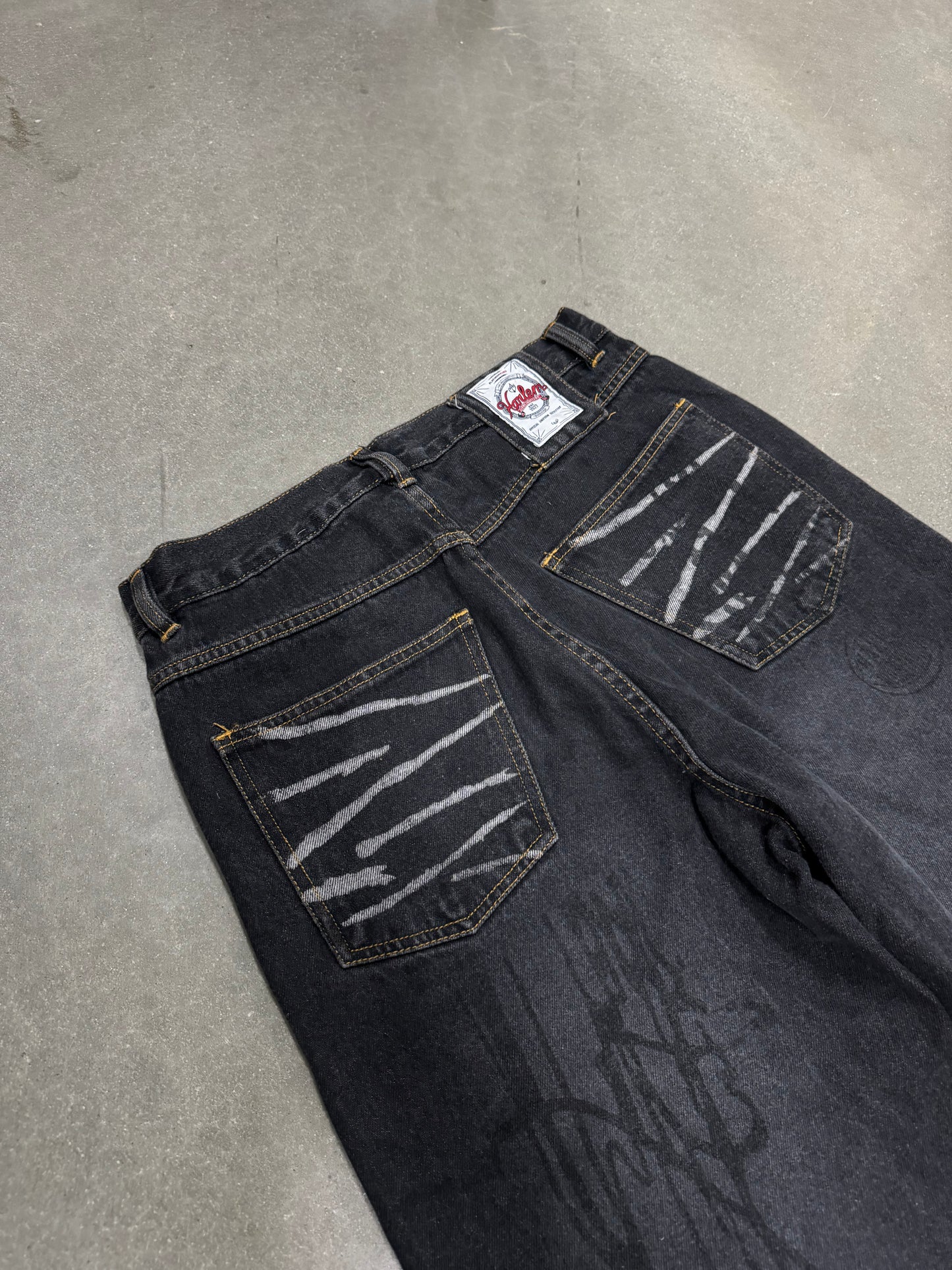 Vintage Y2K Harlem Globetrotters Jorts [30]