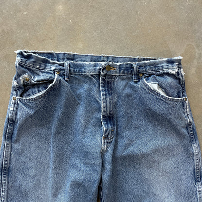 Y2K Distressed Wrangler Loose Fit Denim [38x32]