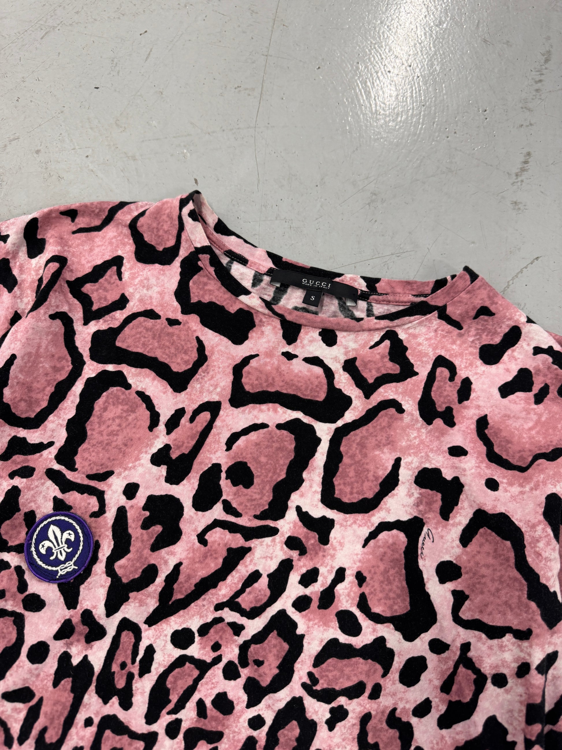 2000s Gucci Pink Cheetah Print T-Shirt [S/M]