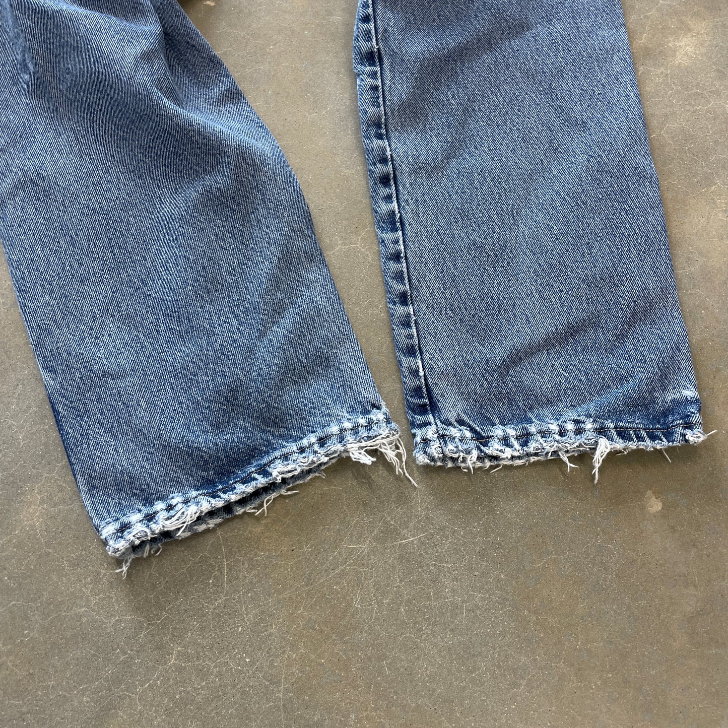 Y2K Distressed Wrangler Loose Fit Denim [38x32]