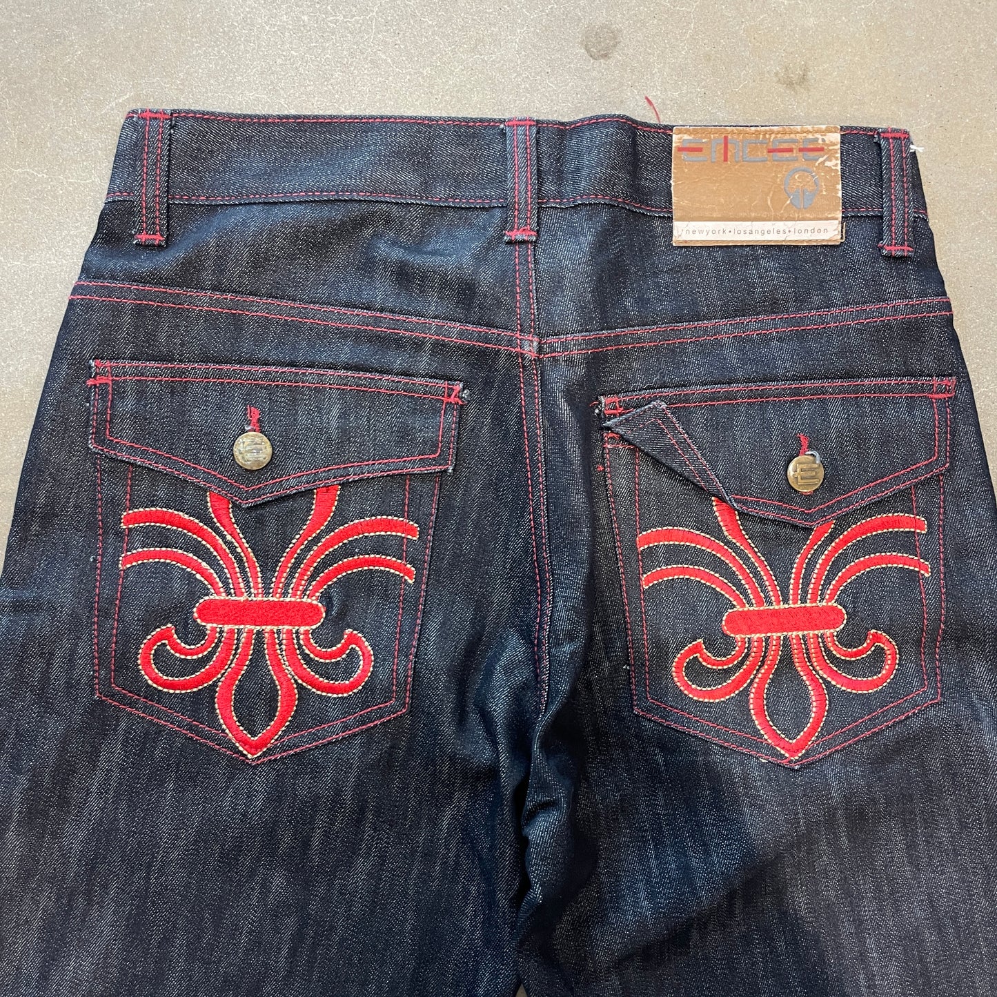 Y2K JNCO/Evisu-esque Back Hit Jeans [33x32]