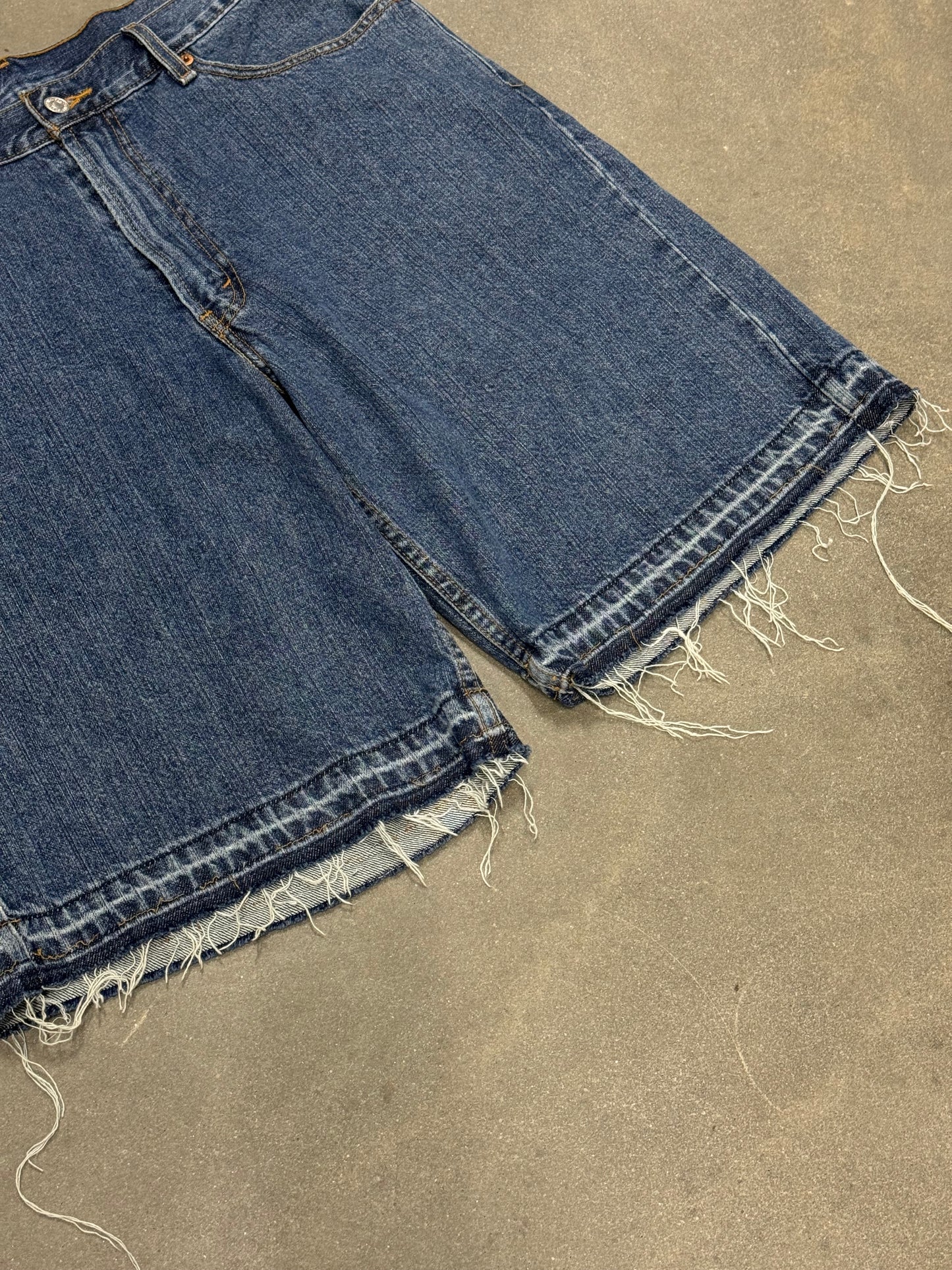 Vintage Y2K Levi’s Distressed Jorts [33]