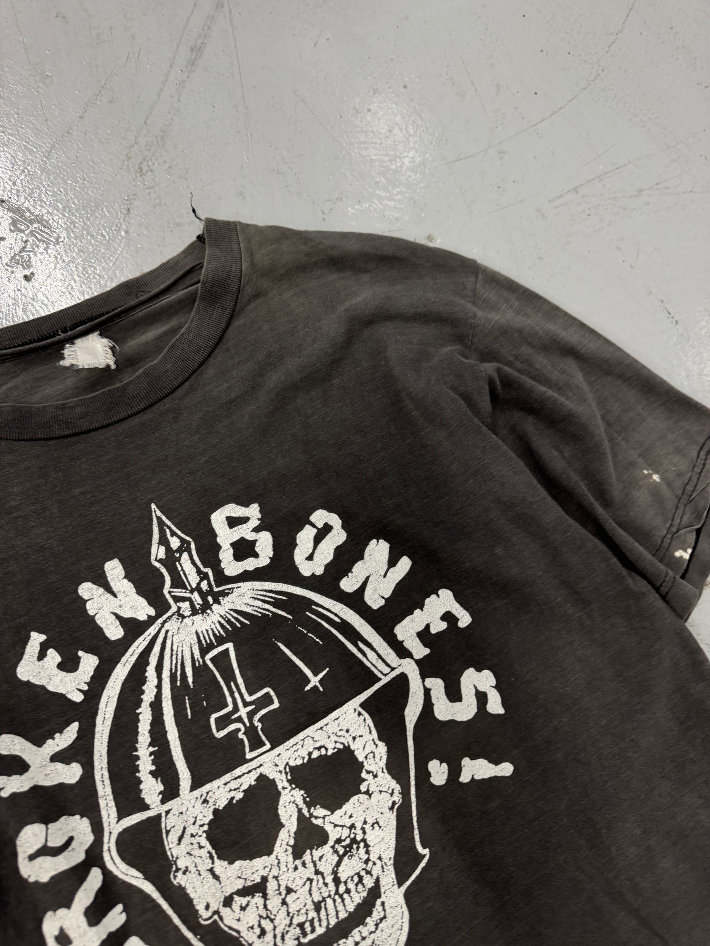 1990s Broken Bones Distressed Band T-Shirt [L]