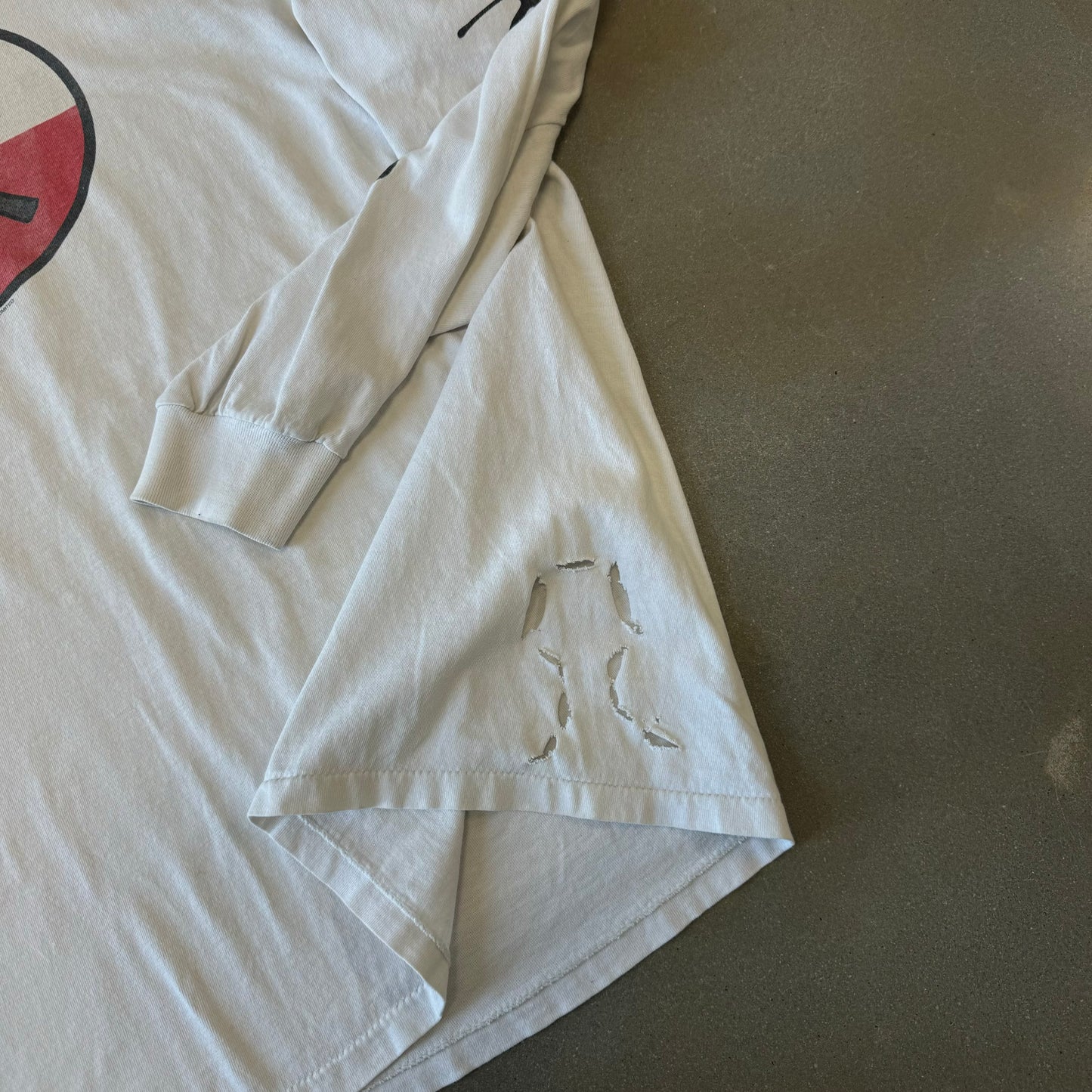 Vintage Y2K Distressed Pink Floyd Longsleeve T-Shirt [XL]