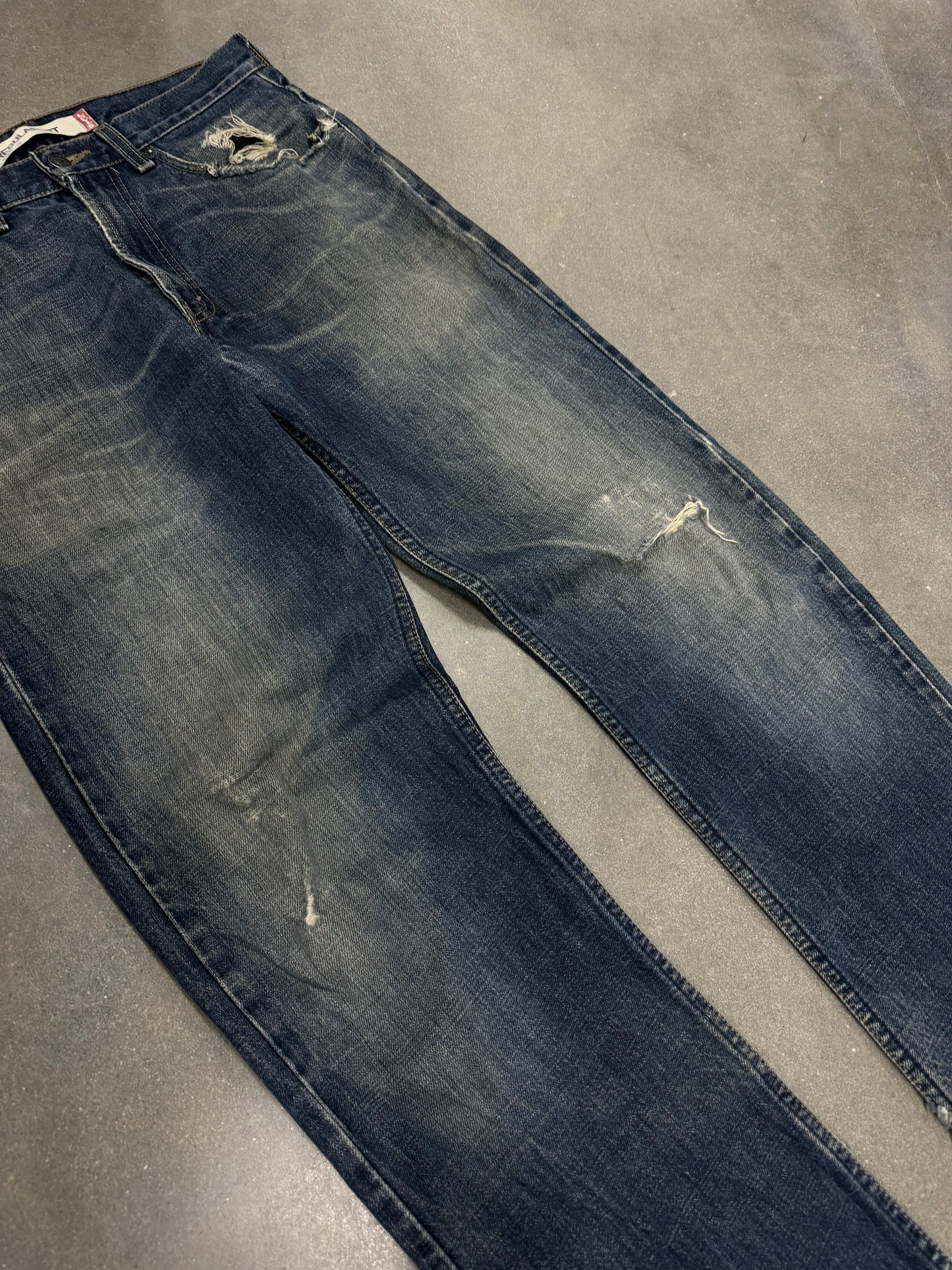 Vintage Y2K Thrashed Levis 505 Released Hem Jeans [31x32]