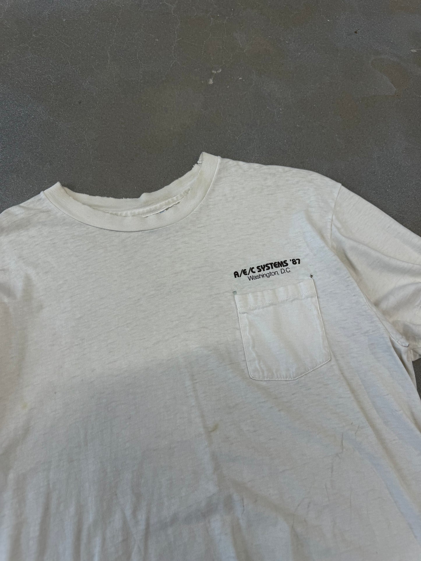 Vintage 1980s Distressed Graphic T-Shirt [XL]