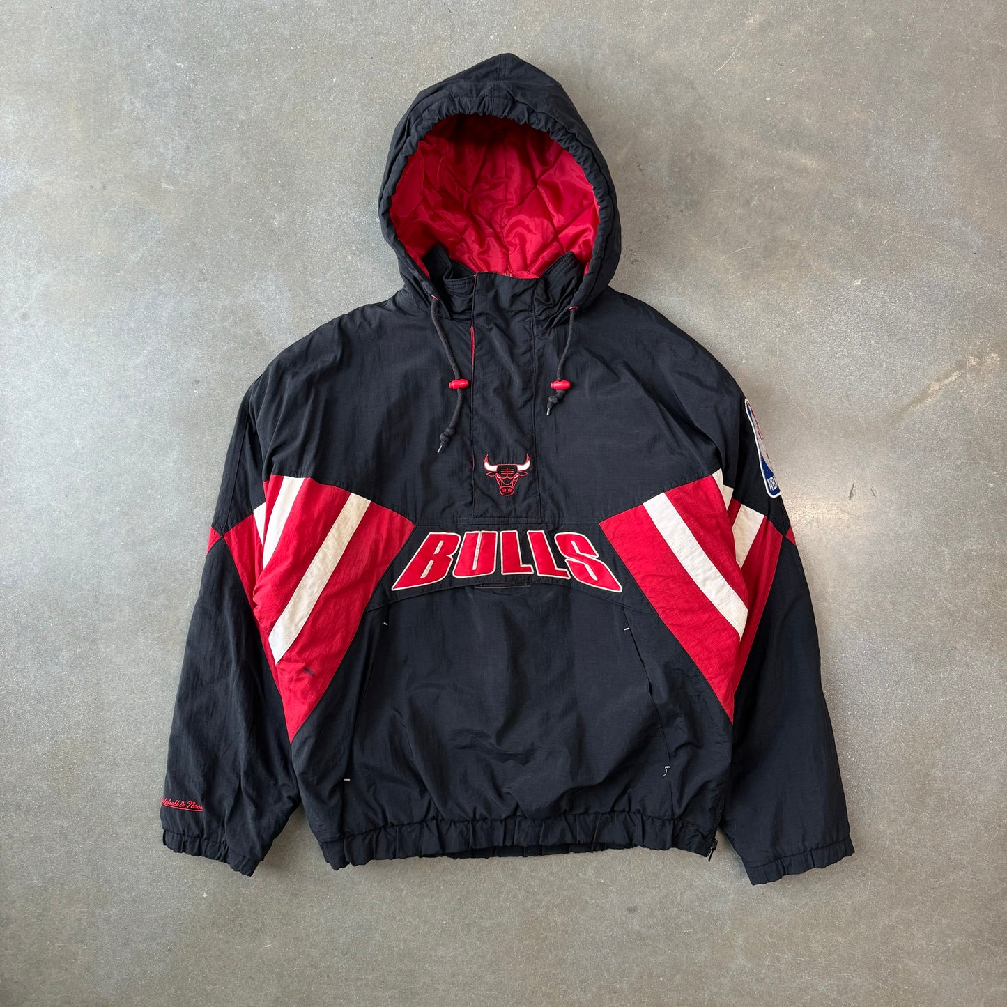 1990s Bulls Mitchell & Ness Puffer Jacket [L]