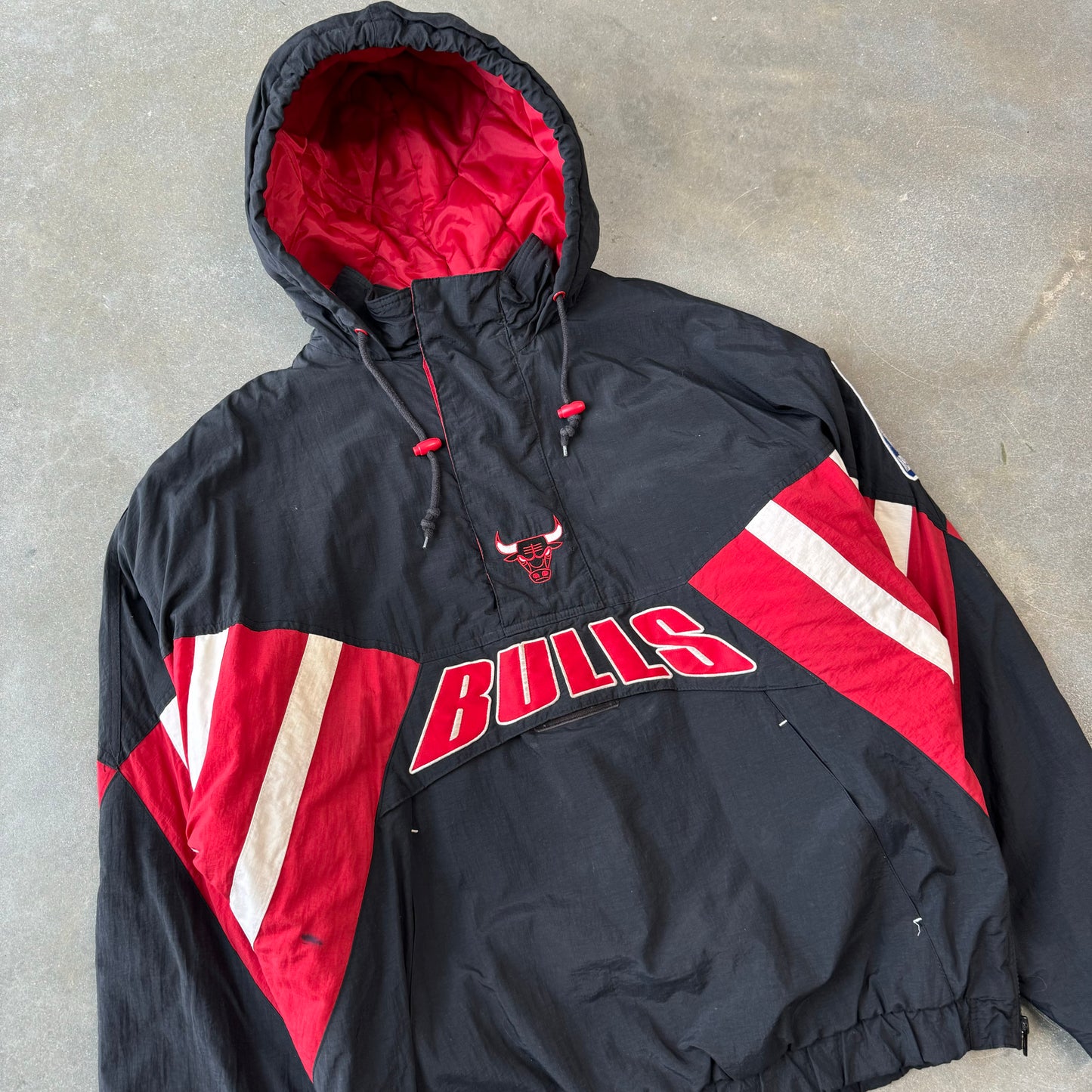 1990s Bulls Mitchell & Ness Puffer Jacket [L]