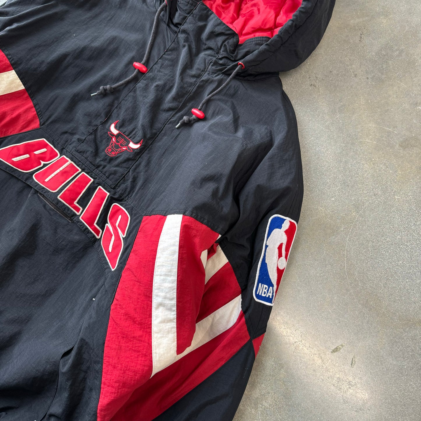 1990s Bulls Mitchell & Ness Puffer Jacket [L]