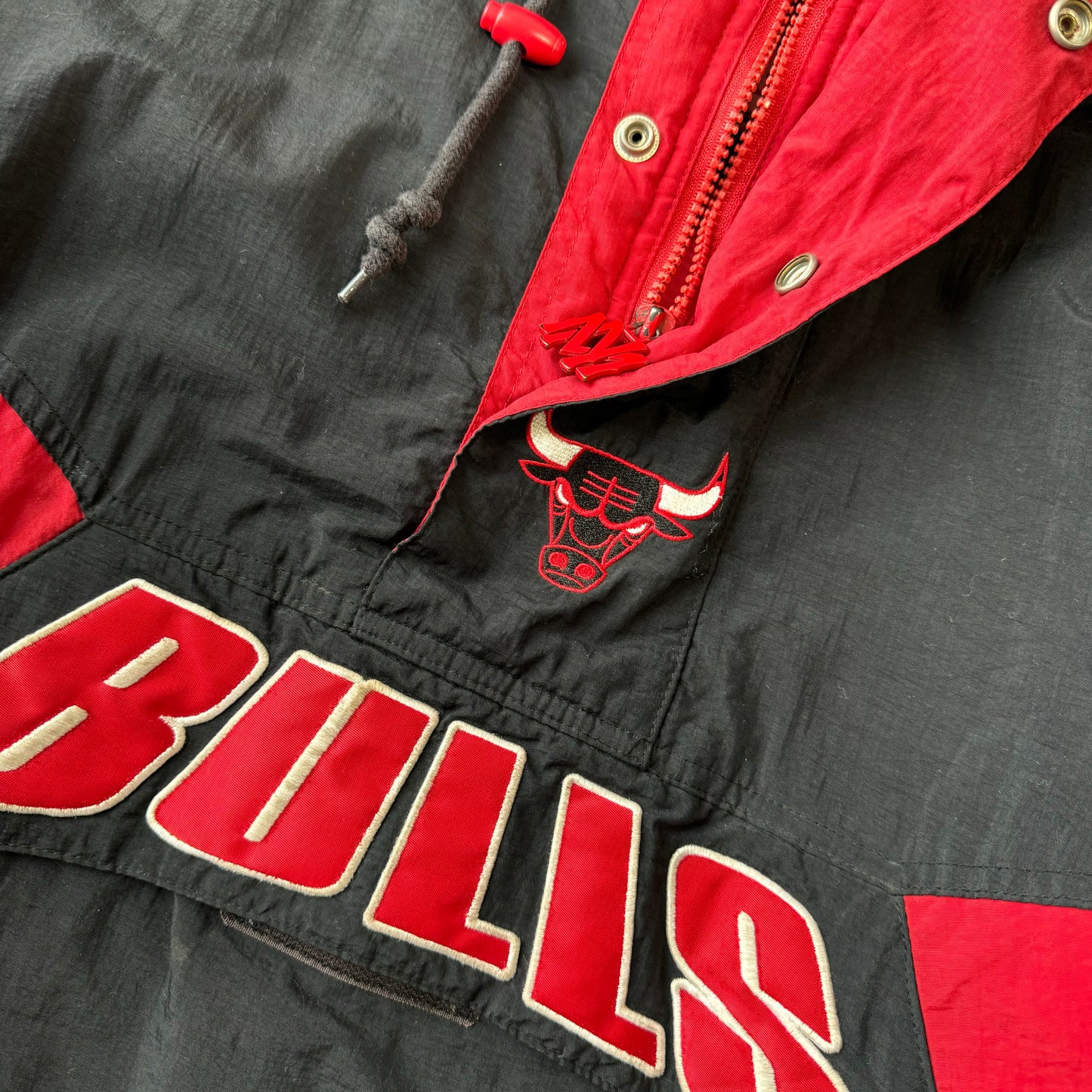 1990s Bulls Mitchell & Ness Puffer Jacket [L]