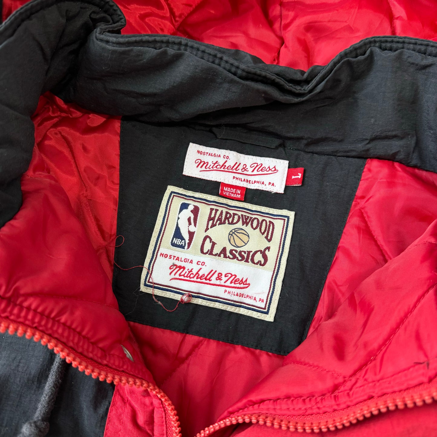 1990s Bulls Mitchell & Ness Puffer Jacket [L]