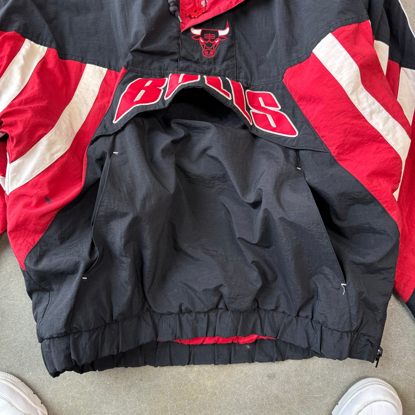 1990s Bulls Mitchell & Ness Puffer Jacket [L]