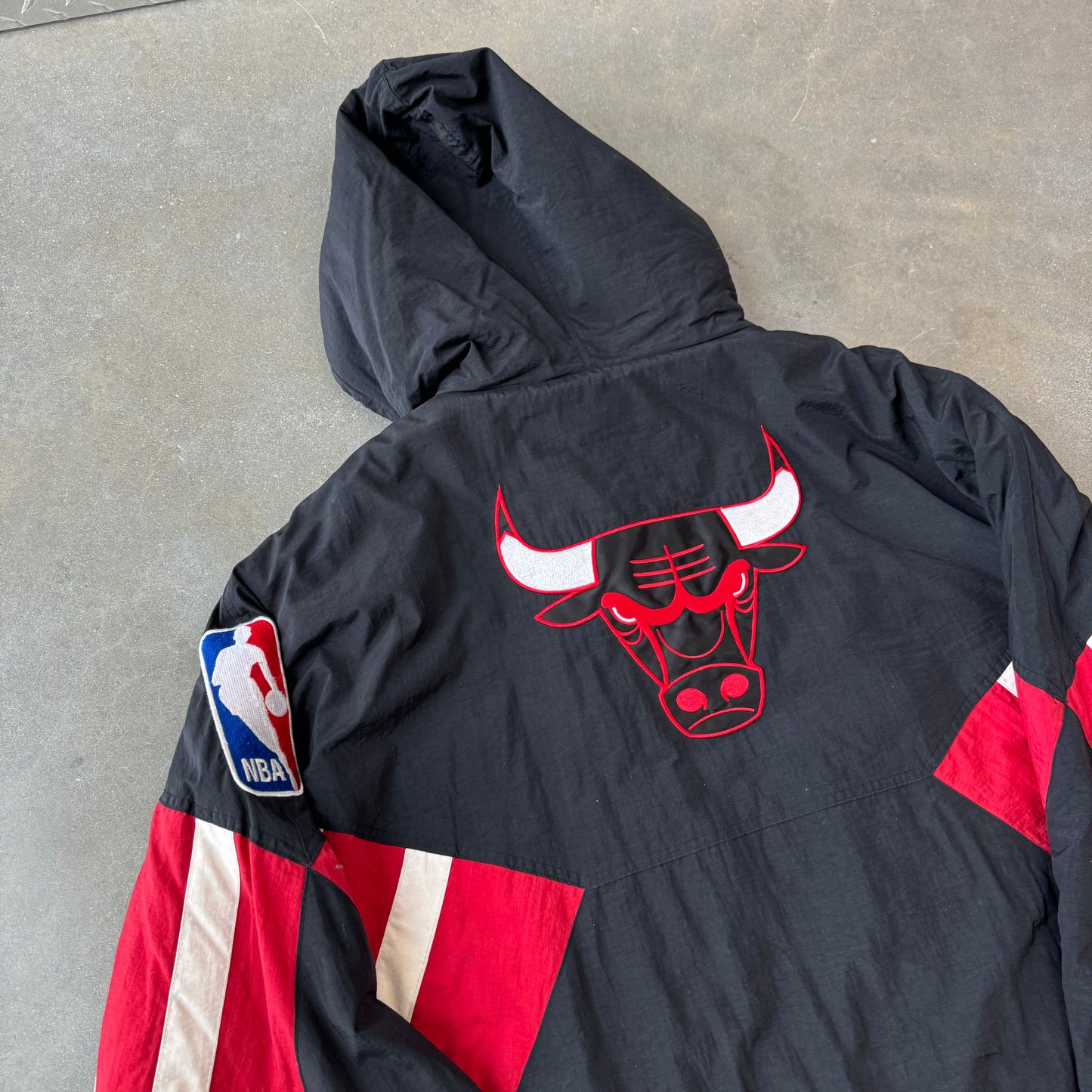1990s Bulls Mitchell & Ness Puffer Jacket [L]