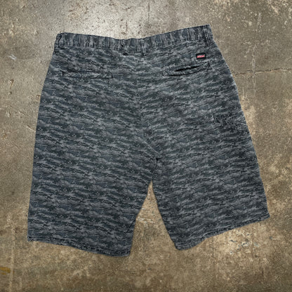 1990s Dickies Baggy Digi Camo Shorts [36]
