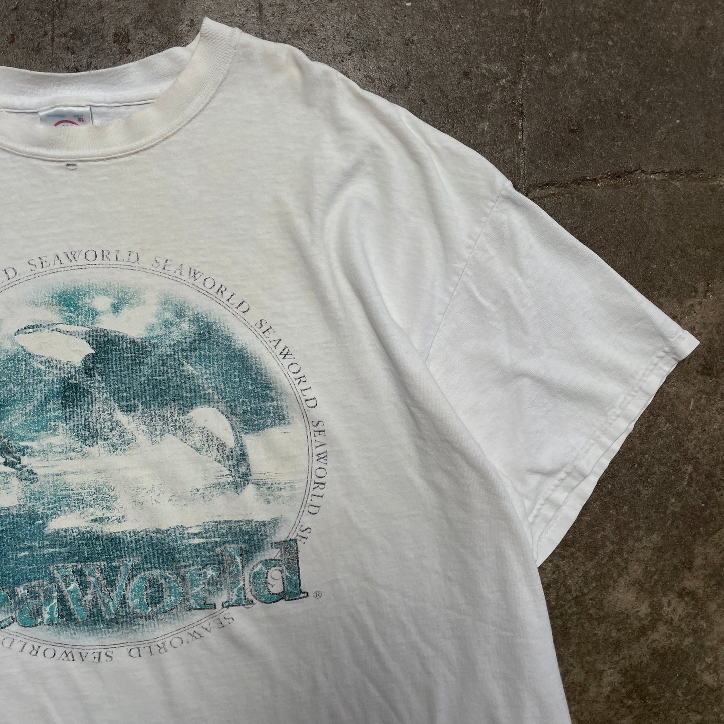 1990s Distressed Seaworld T-Shirt
