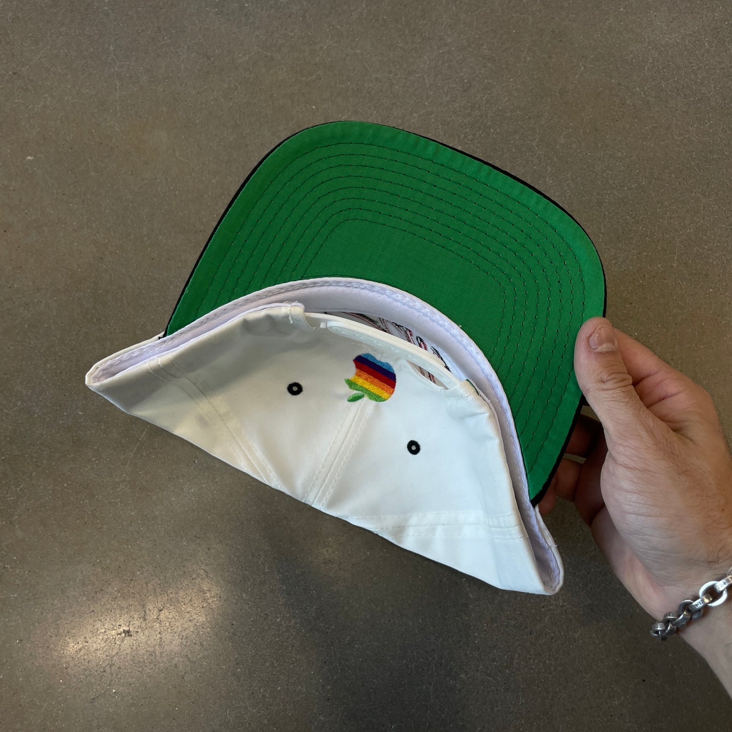 Vintage 1990s Chicago Bulls x Apple Snapback Hat