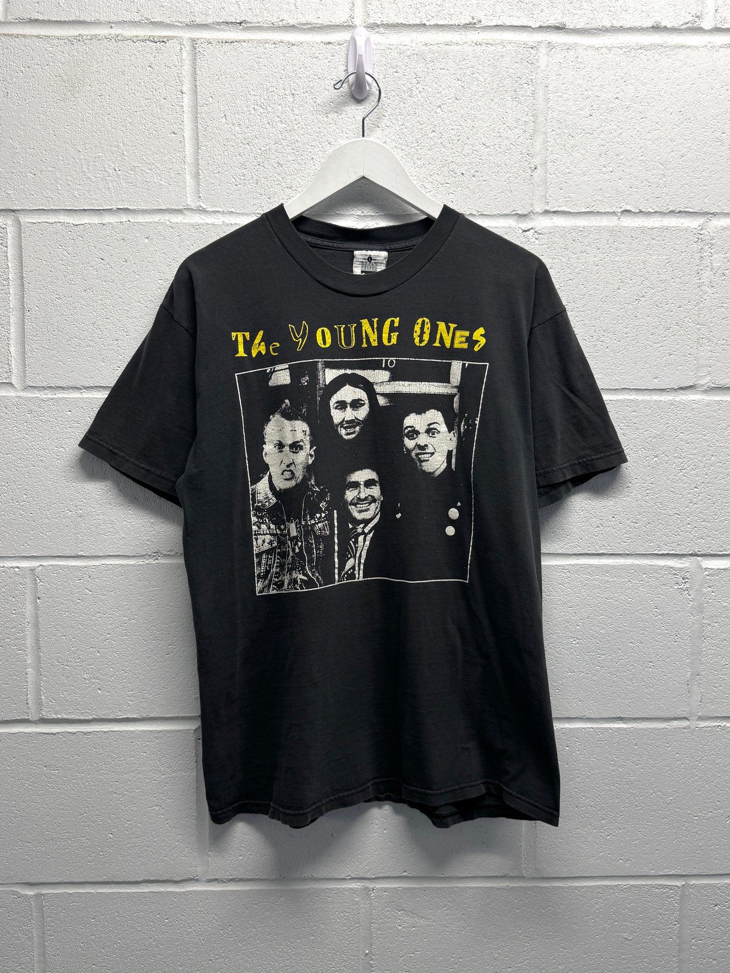 1990s The Young Ones T-Shirt [L]