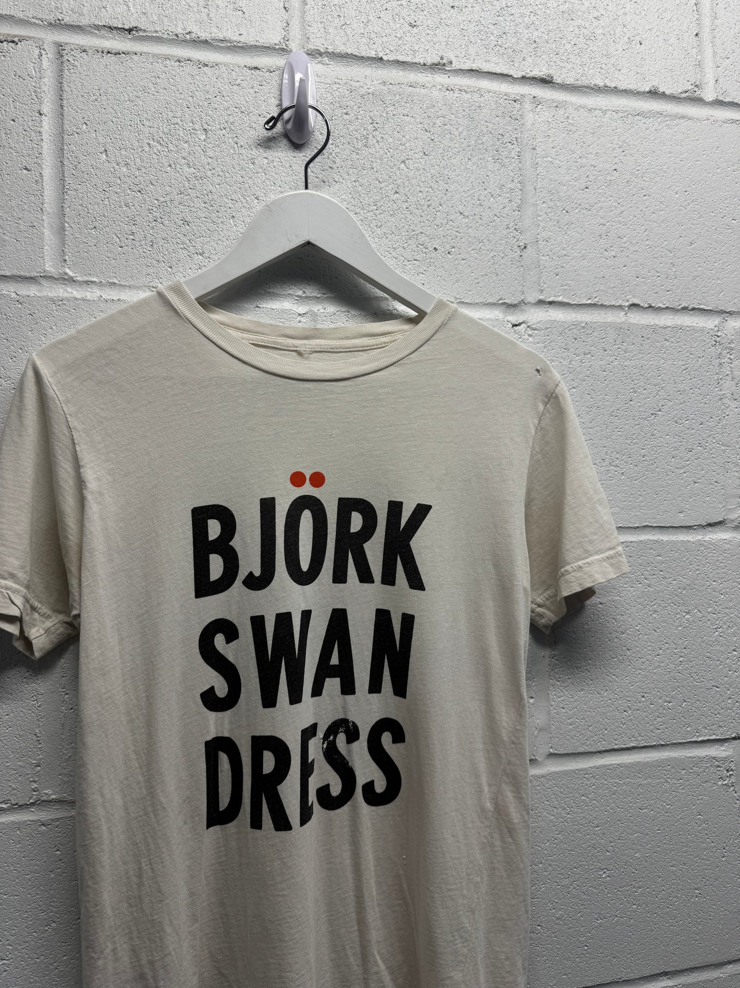 2000s Faded Bjork Swan Dress T-Shirt [M/L]