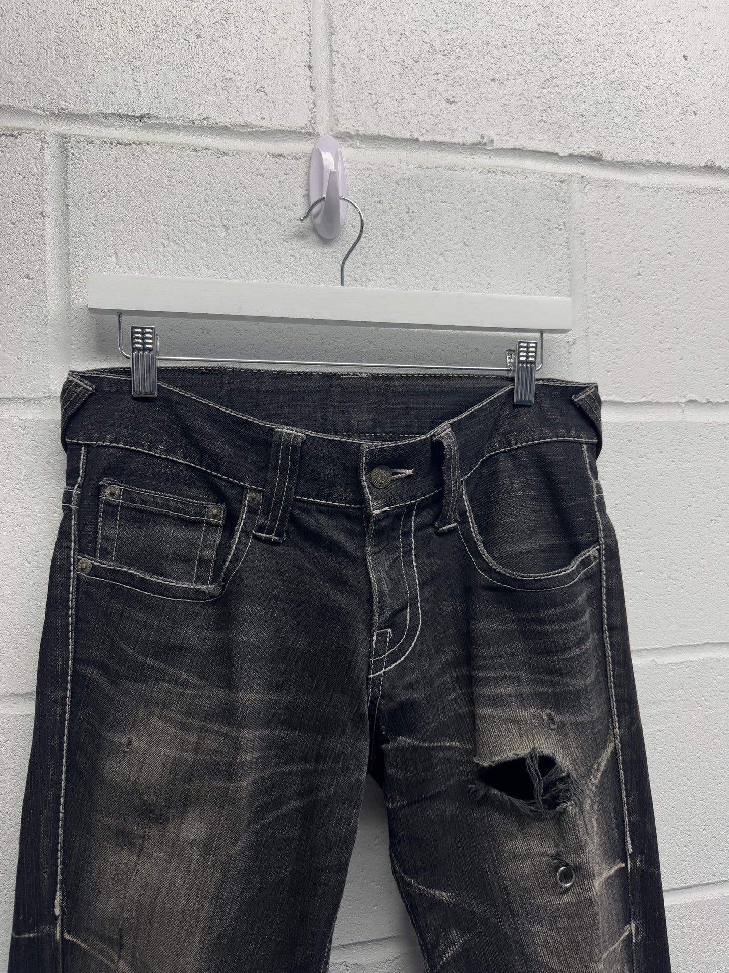 Tornado Mart Distressed Flared Jeans [33"]