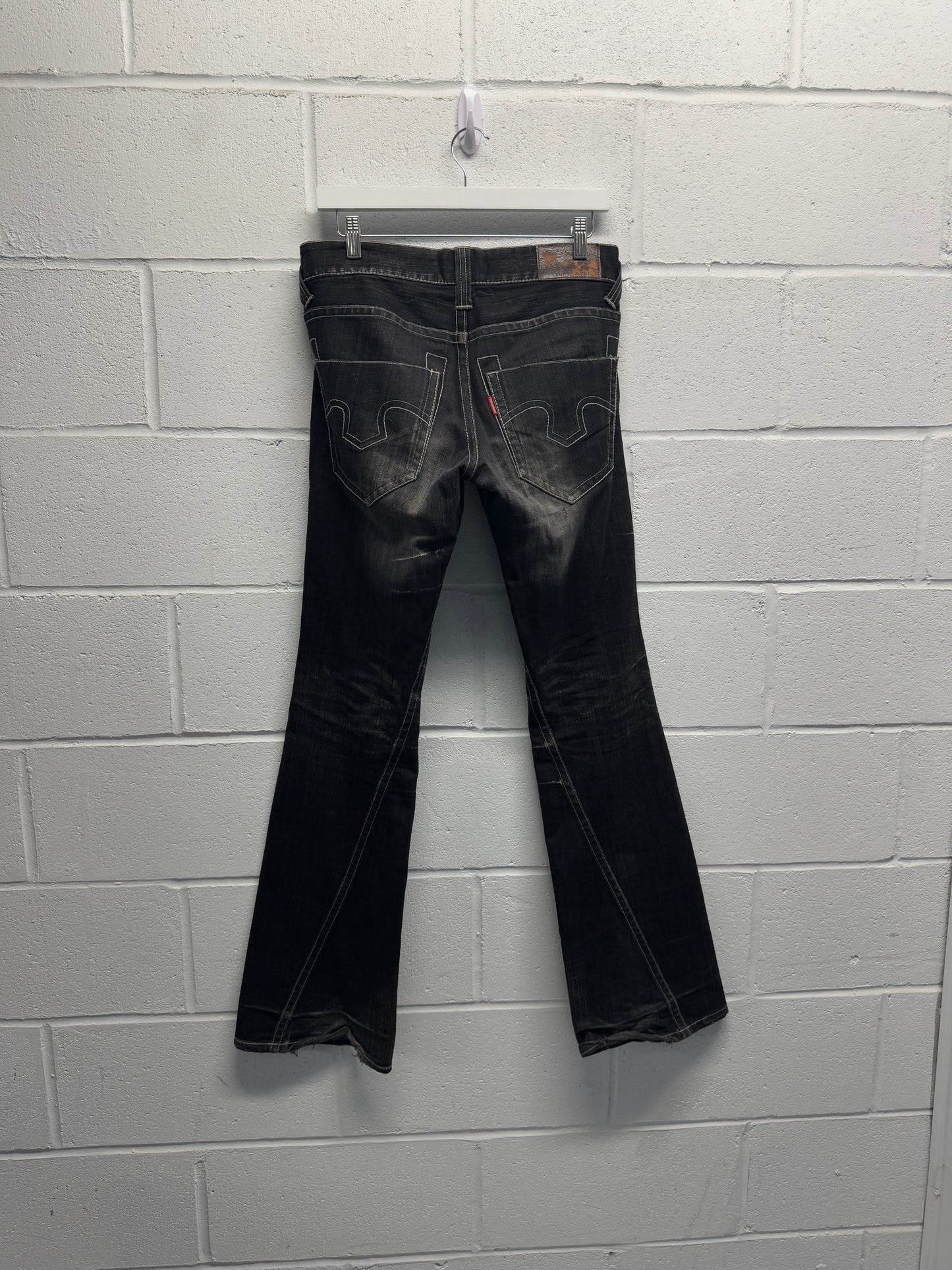 Tornado Mart Distressed Flared Jeans [33"]