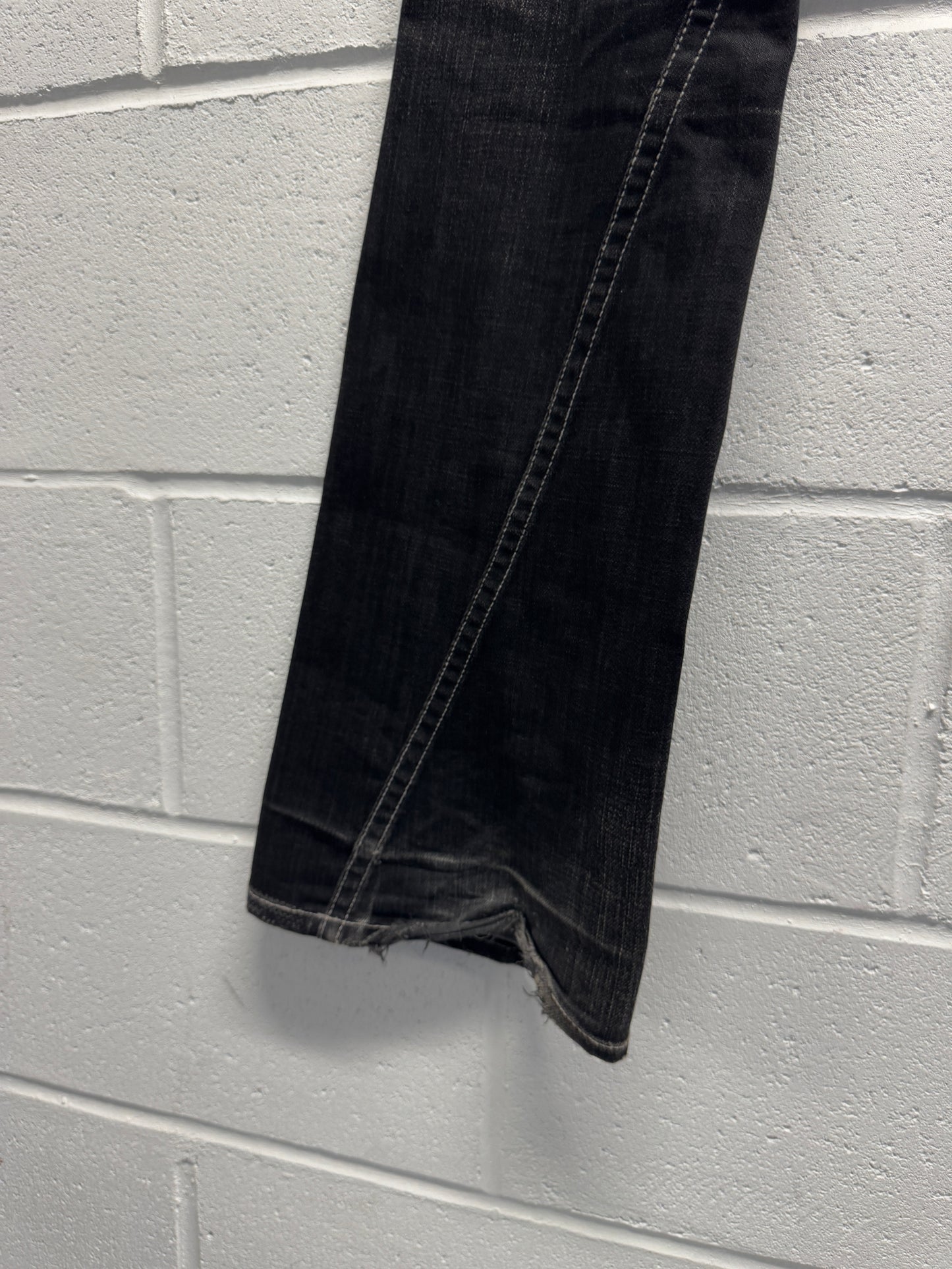 Tornado Mart Distressed Flared Jeans [33"]