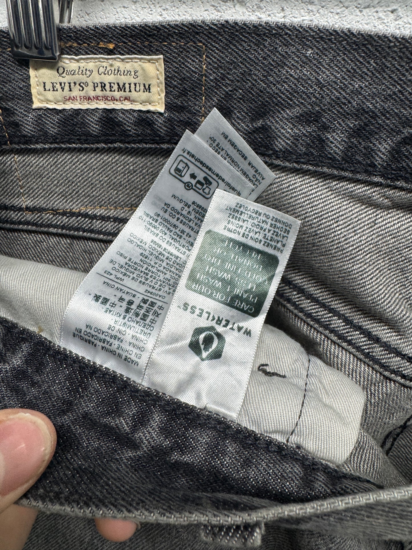 Y2K Levis 501 '54 Premium Studded Flares [32]