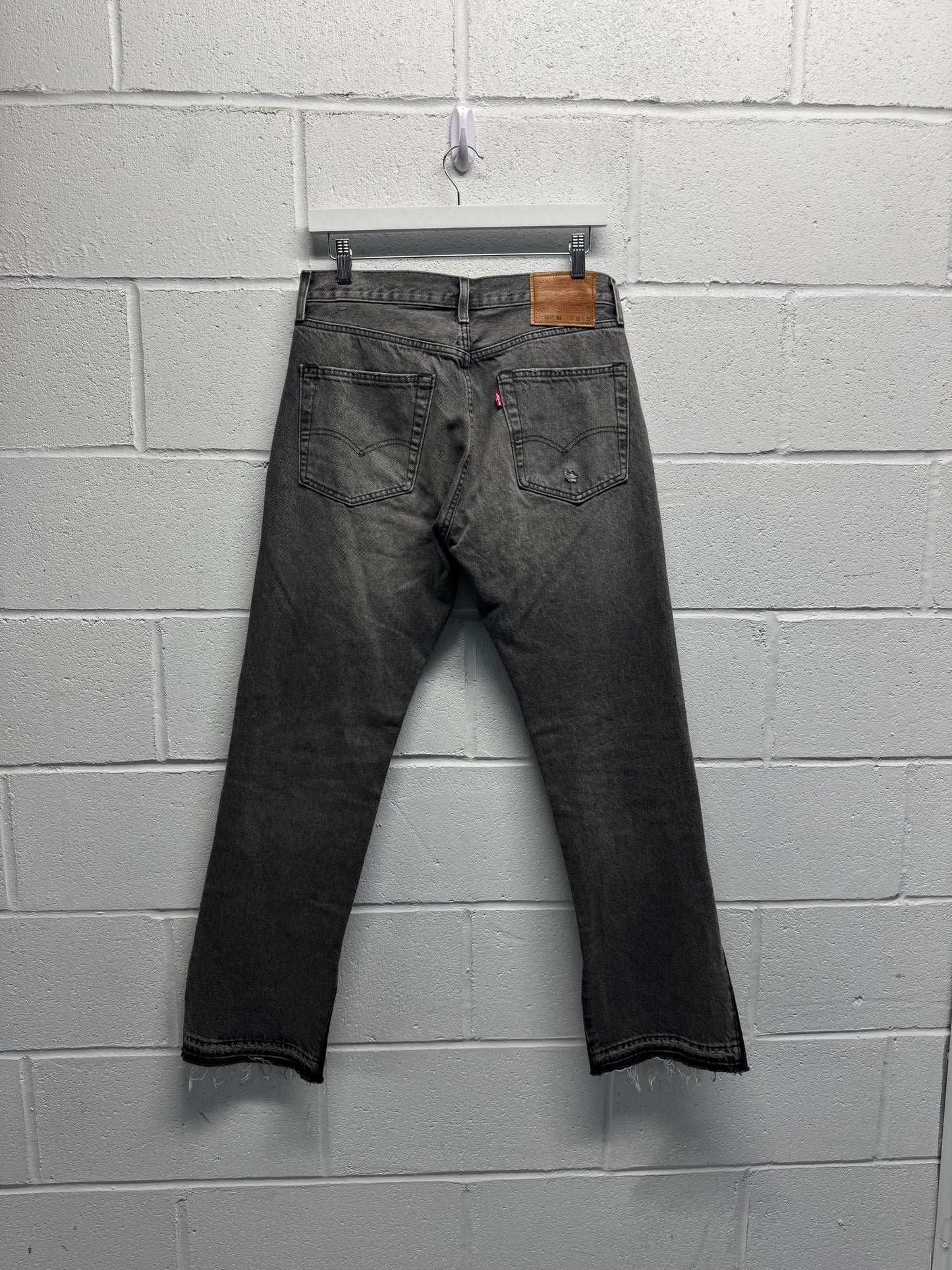 Y2K Levis 501 '54 Premium Studded Flares [32]