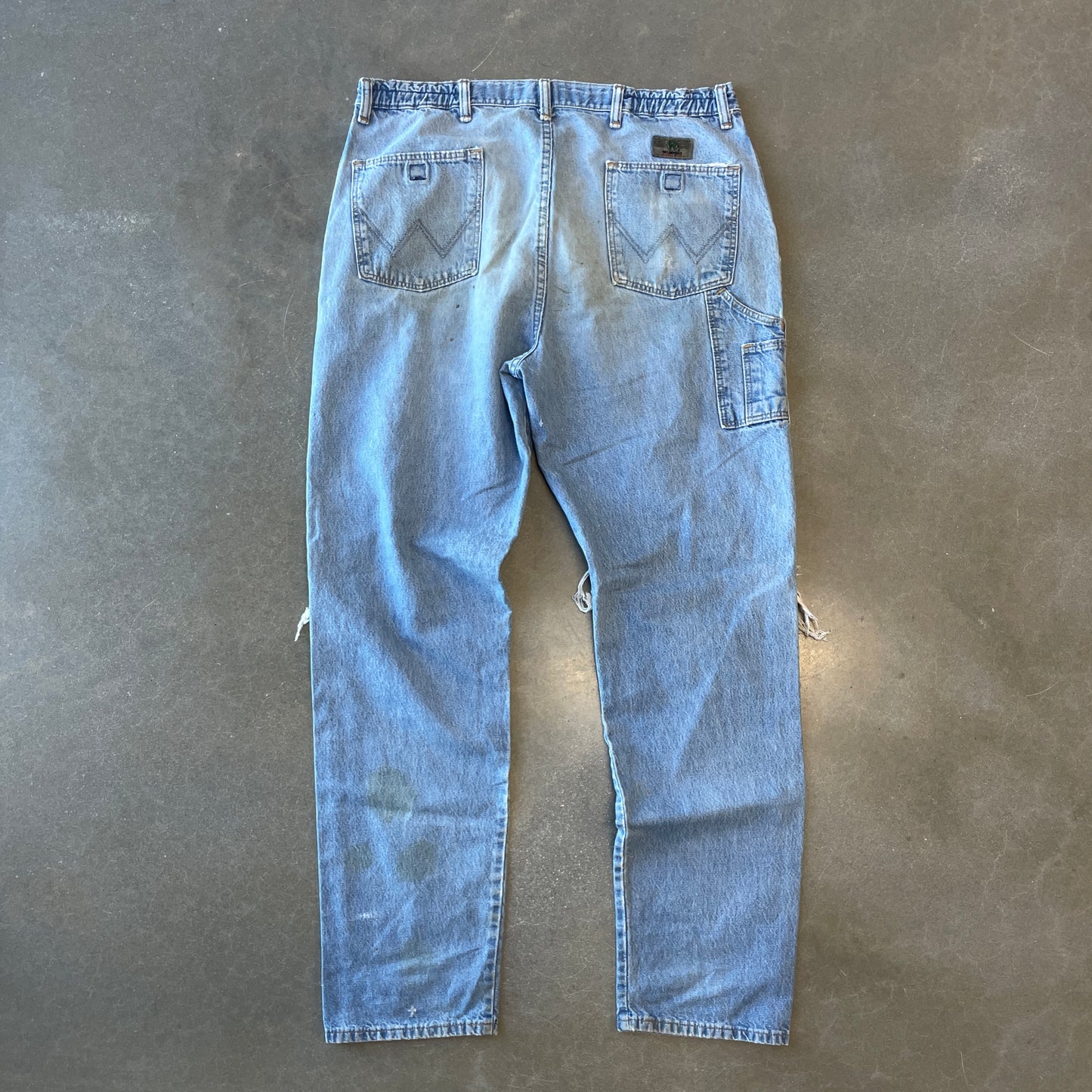 1990s Distressed Knee Blowout Wrangler Jeans [34x33.5]