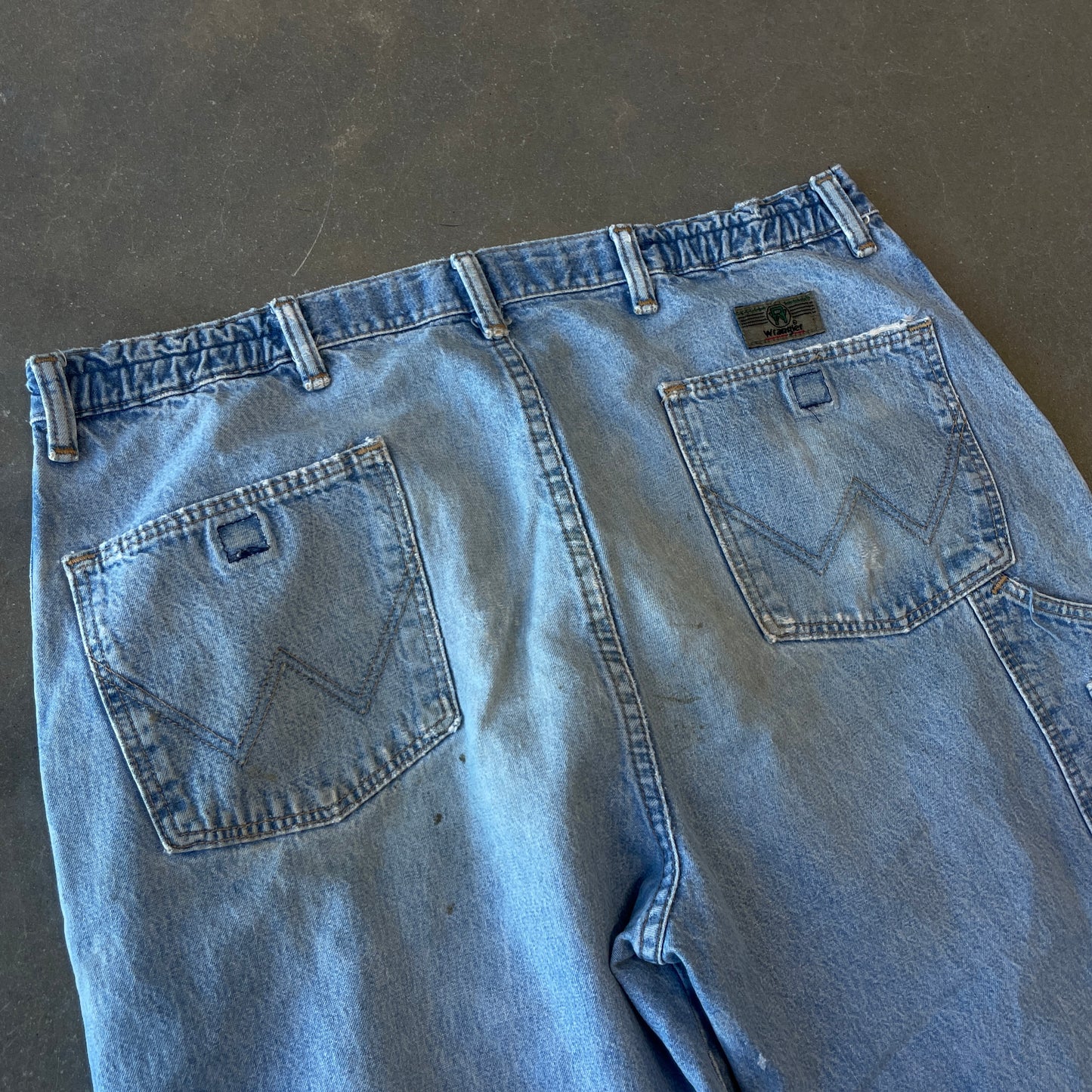 1990s Distressed Knee Blowout Wrangler Jeans [34x33.5]