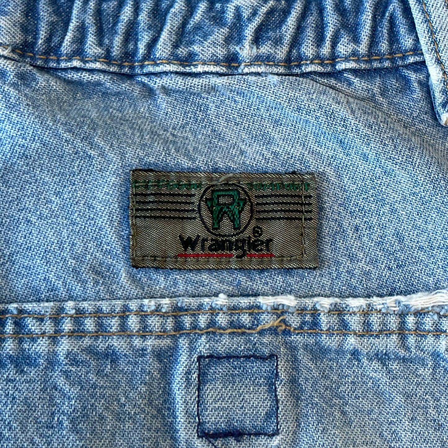 1990s Distressed Knee Blowout Wrangler Jeans [34x33.5]