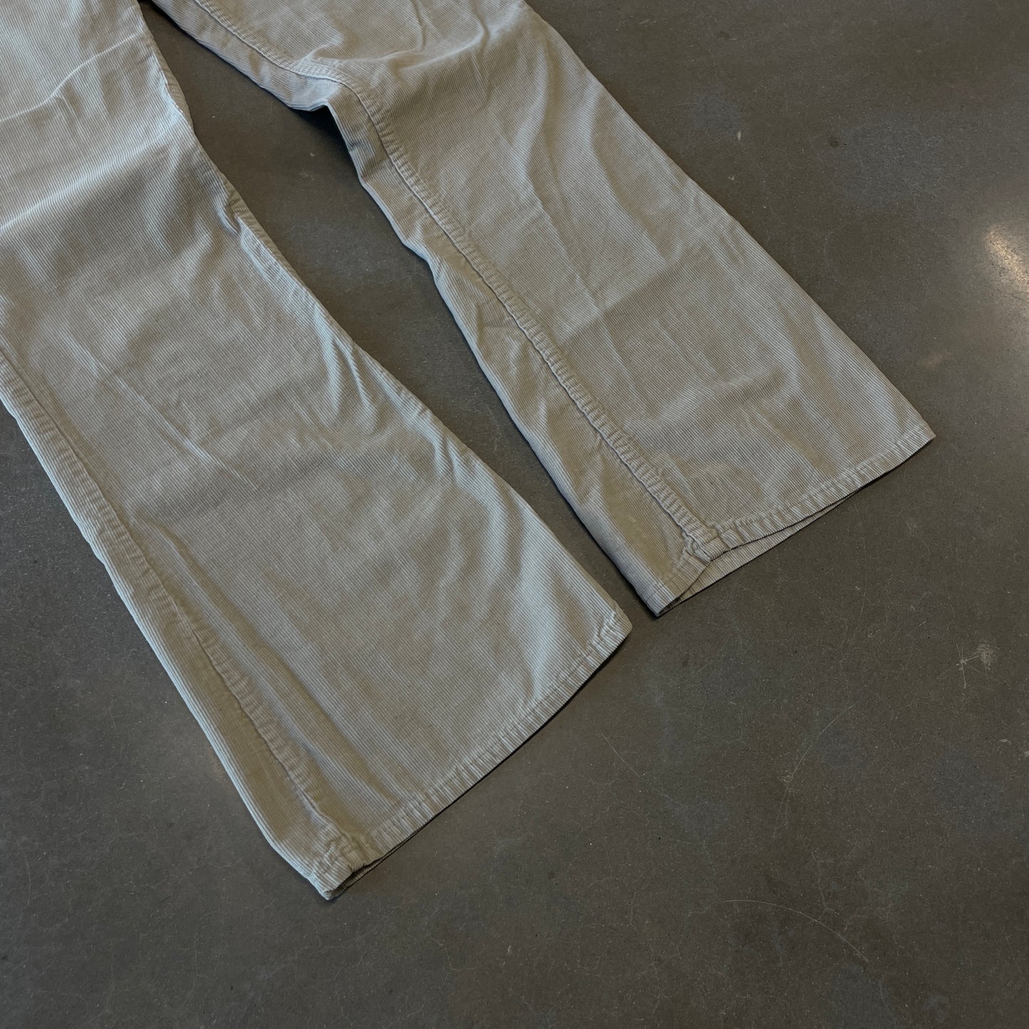 1990s Levis 517 Khaki Corduroy Flared Pants [32x32]