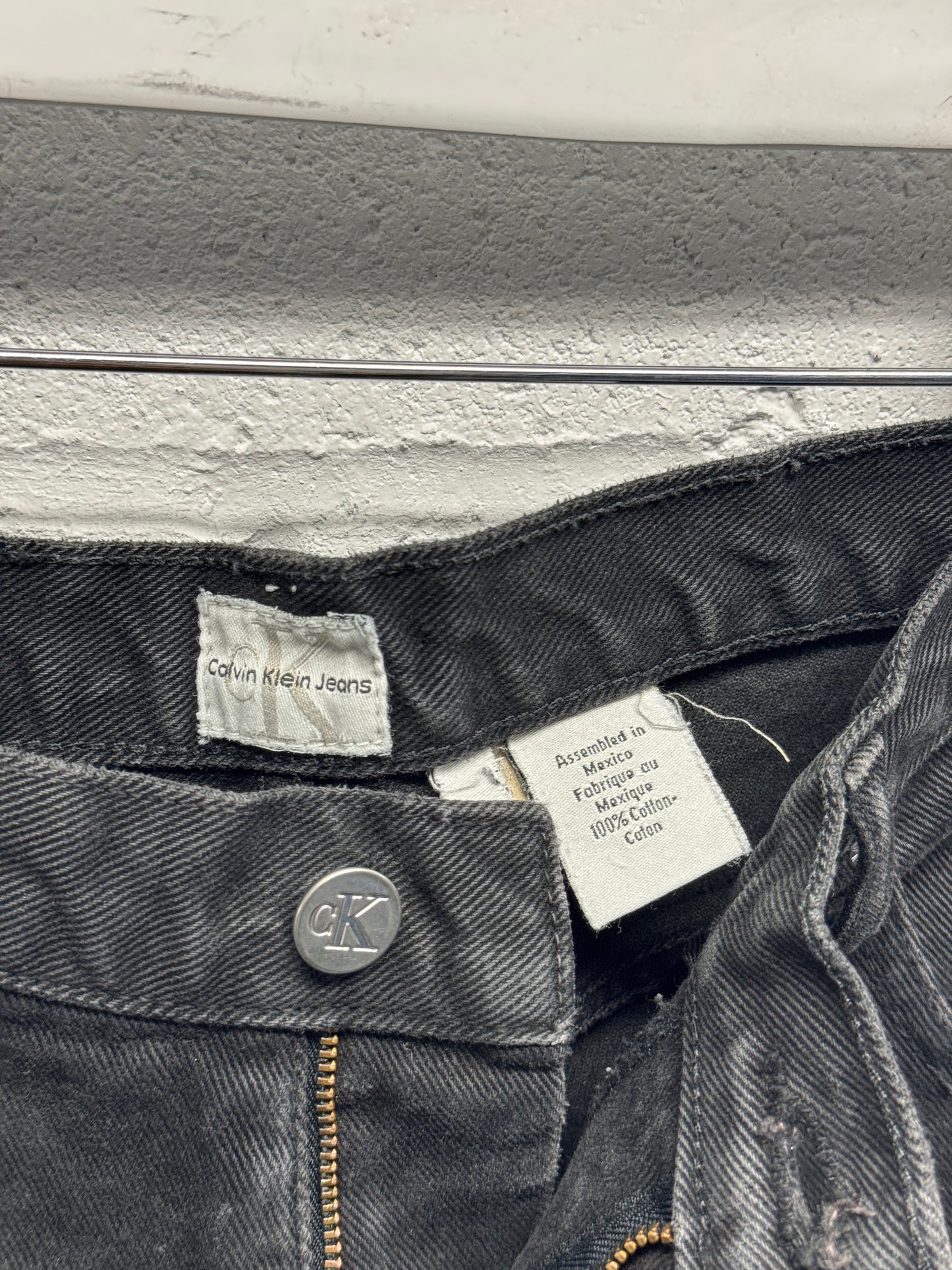 2000s Calvin Klein Paint Straight Jeans [31]