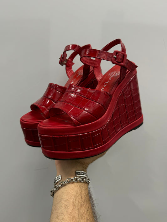 Vario Siyah Suet Taşli Red Crocodile Wedges [37]