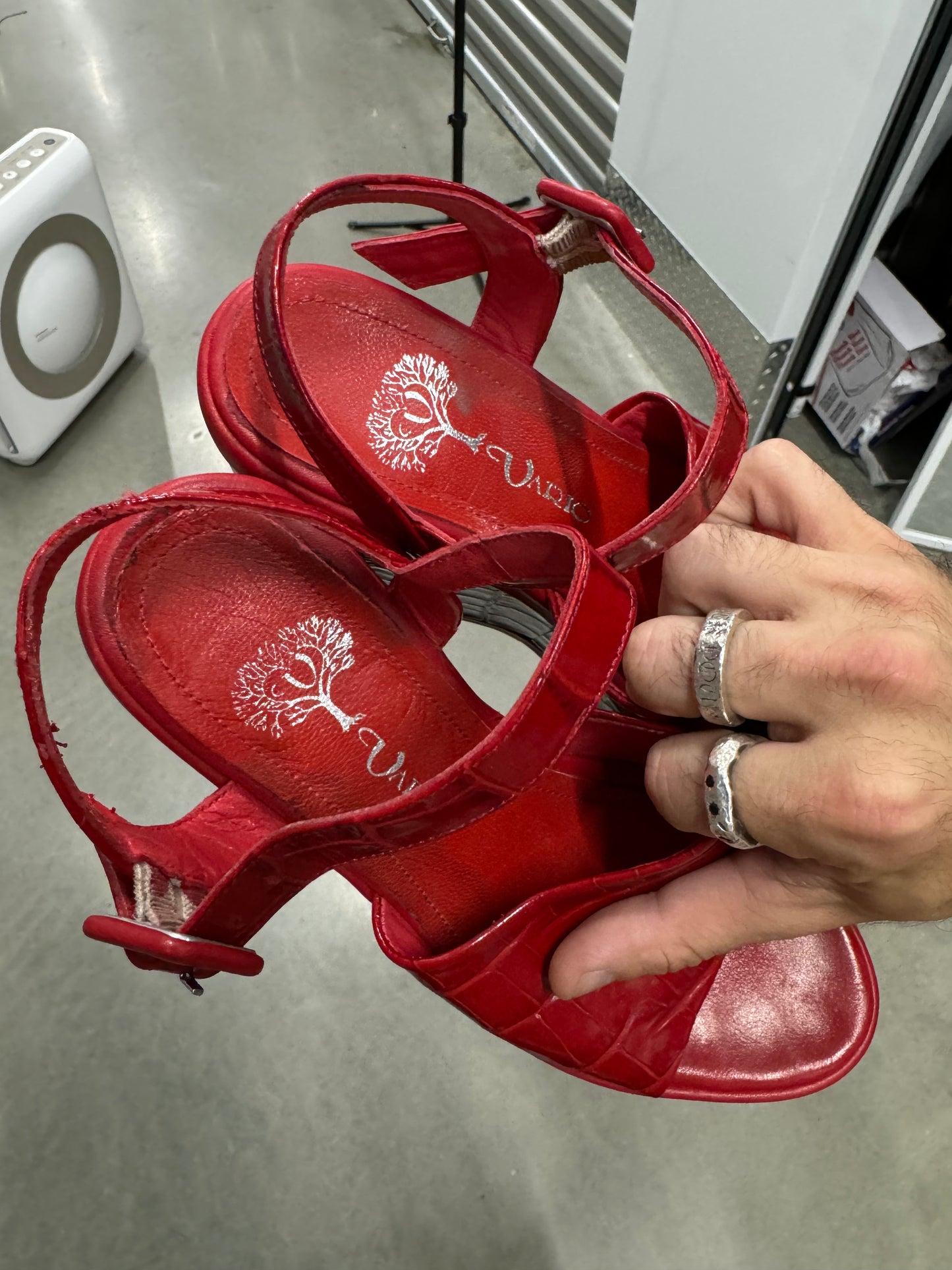 Vario Siyah Suet Taşli Red Crocodile Wedges [37]