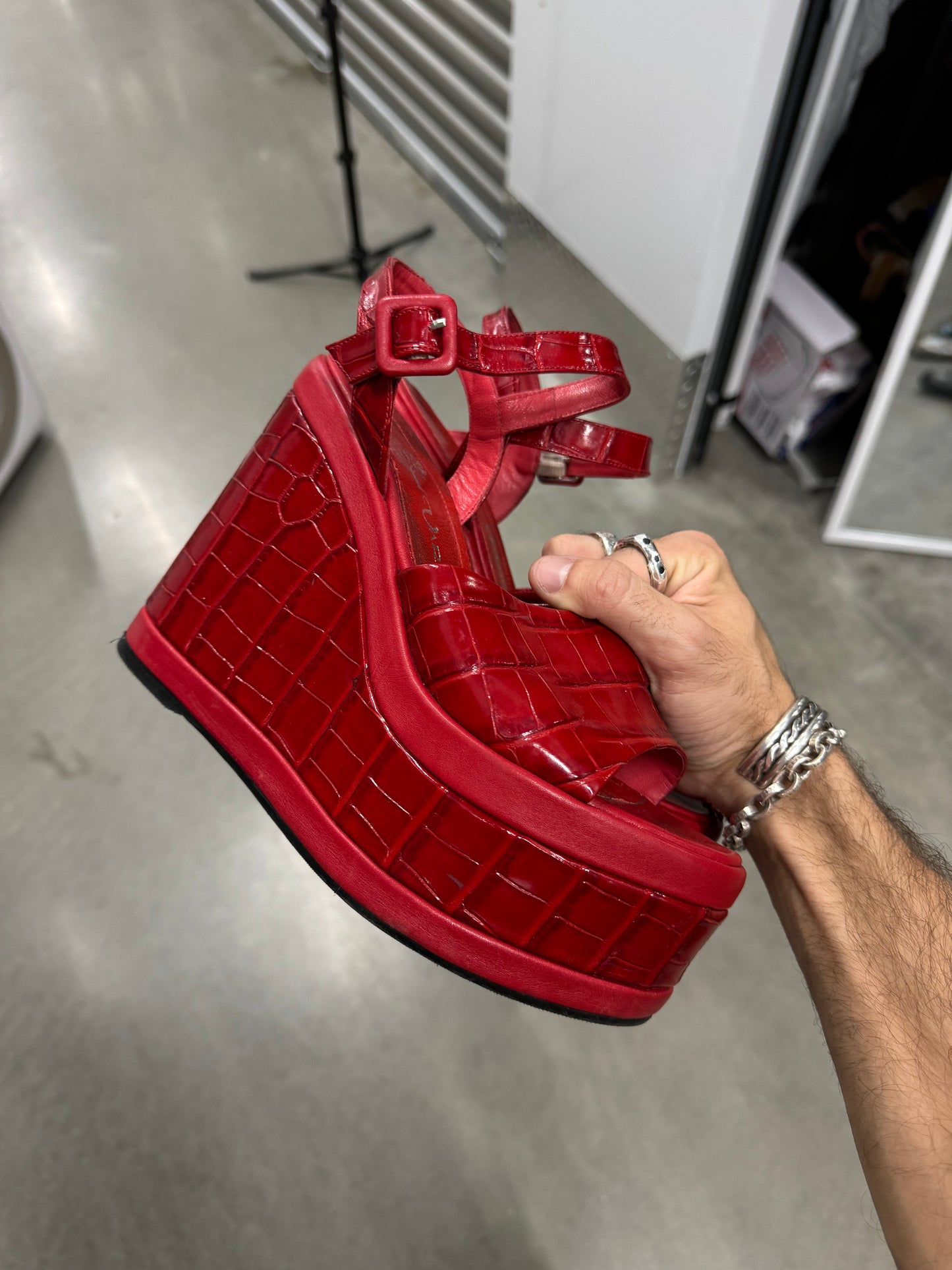 Vario Siyah Suet Taşli Red Crocodile Wedges [37]