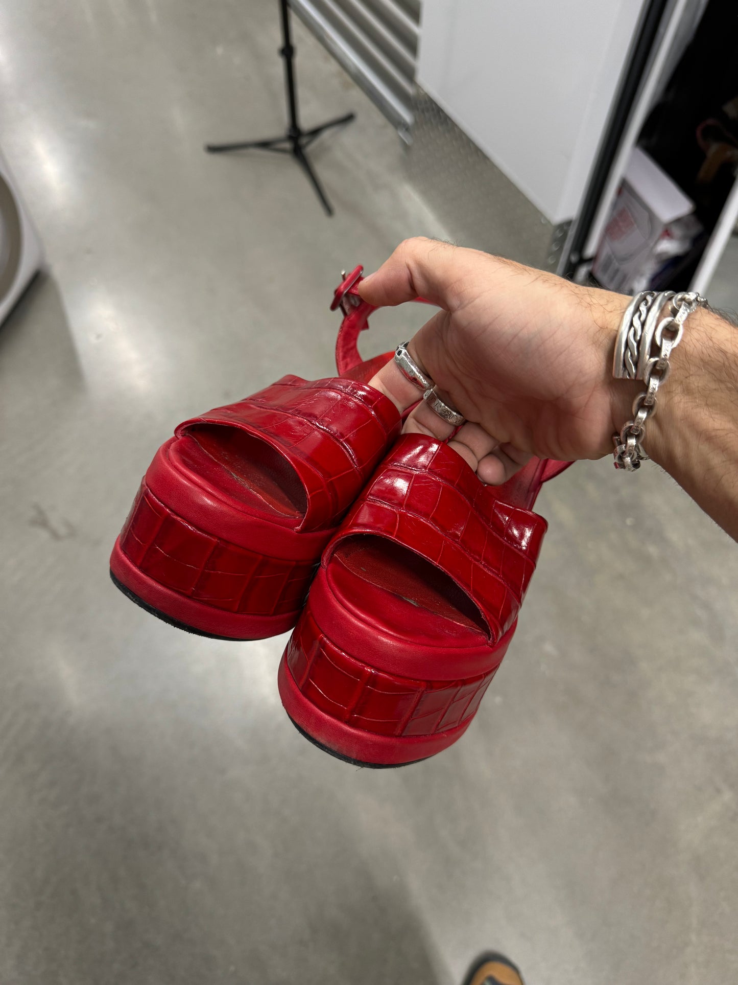 Vario Siyah Suet Taşli Red Crocodile Wedges [37]