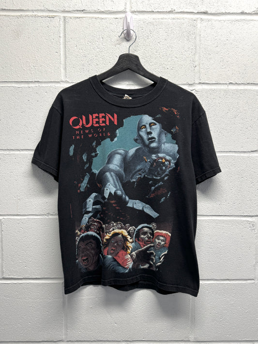 2000s Queen All Over Print T-Shirt [M]
