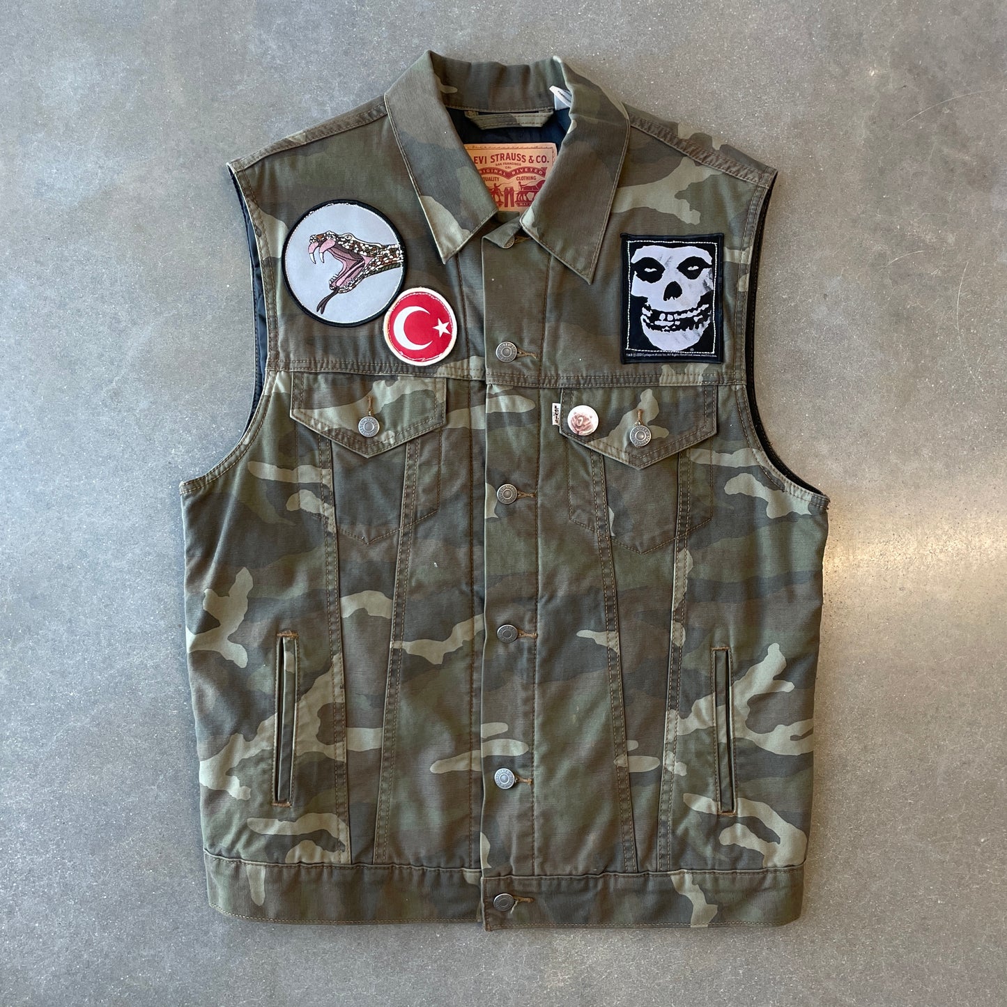 Y2K Levi's Camo Vest [M]