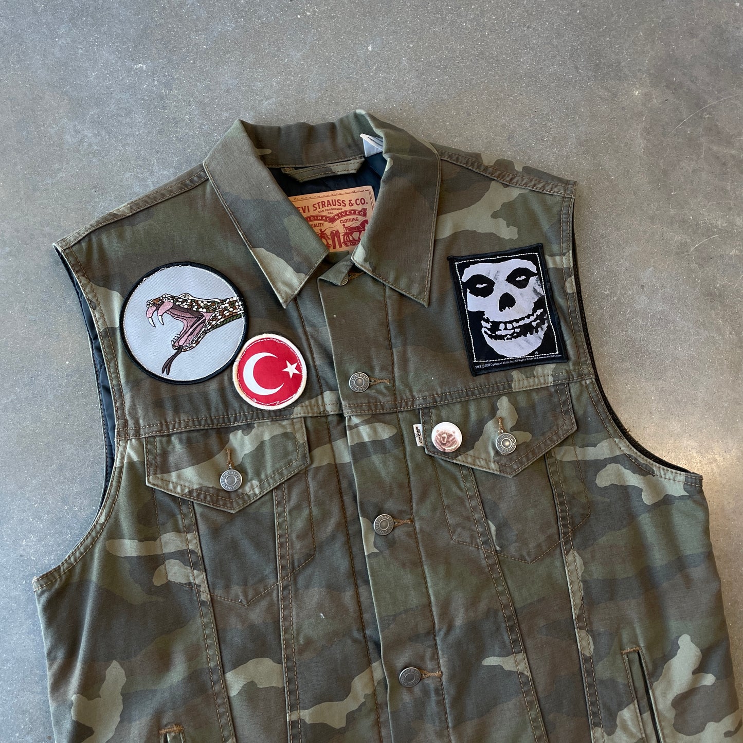 Y2K Levi's Camo Vest [M]