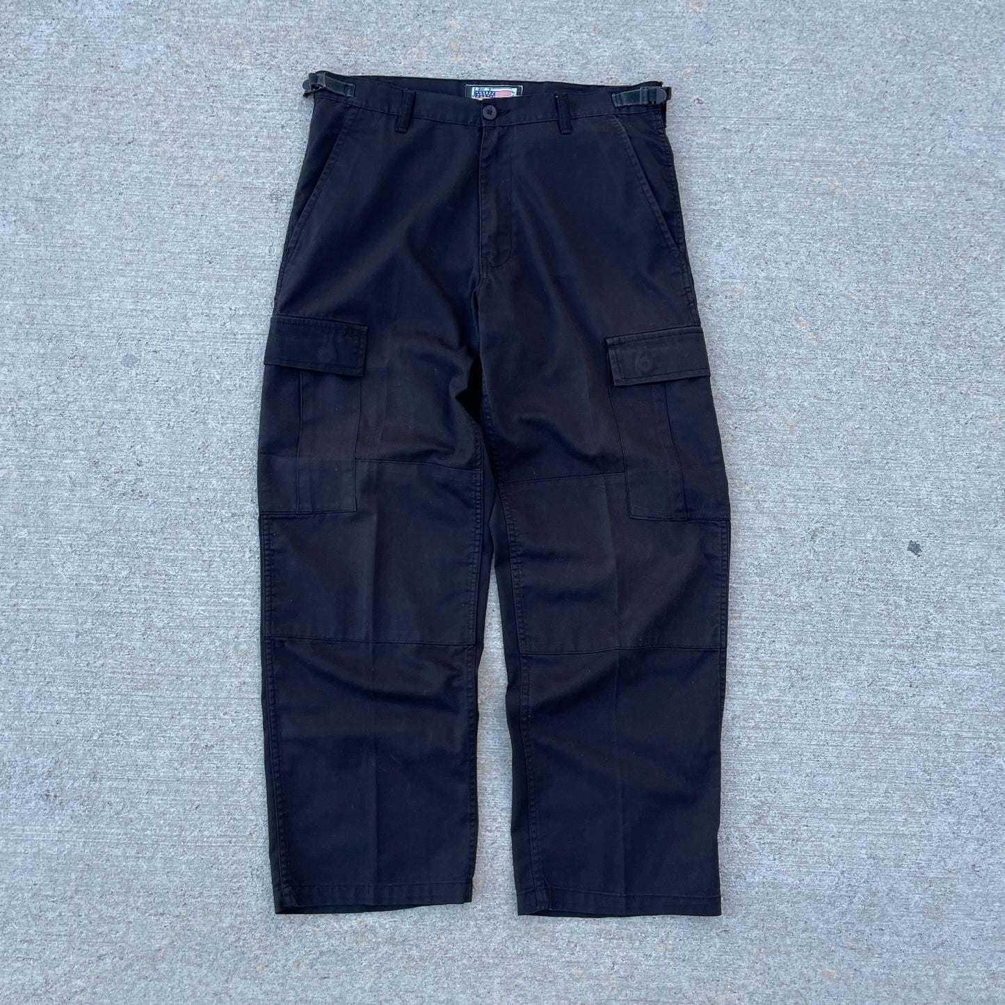 1990s Black Military Cargo Pants [30-34x30]
