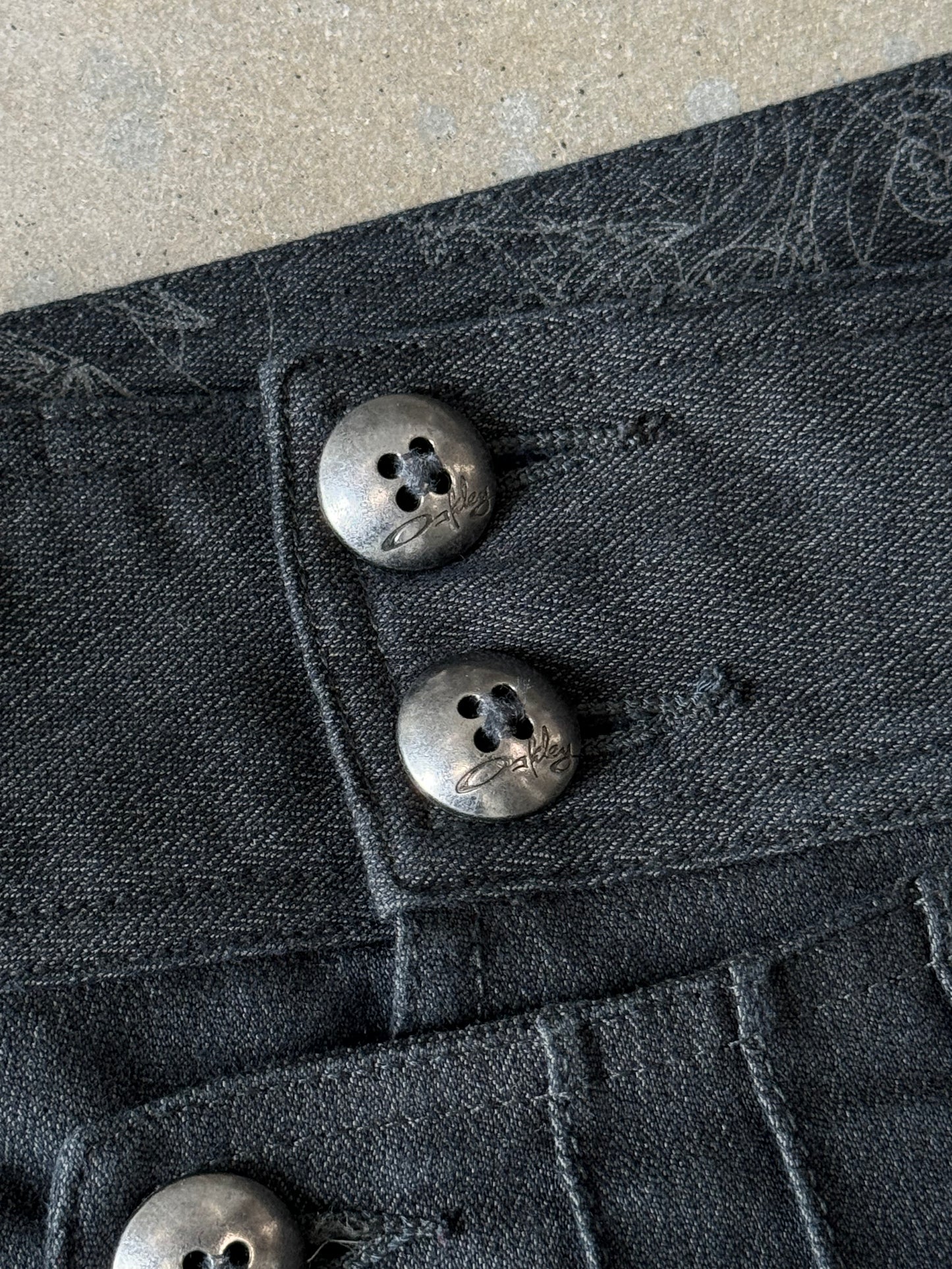 Vintage Y2K Oakley Panelled Button Shorts [31]