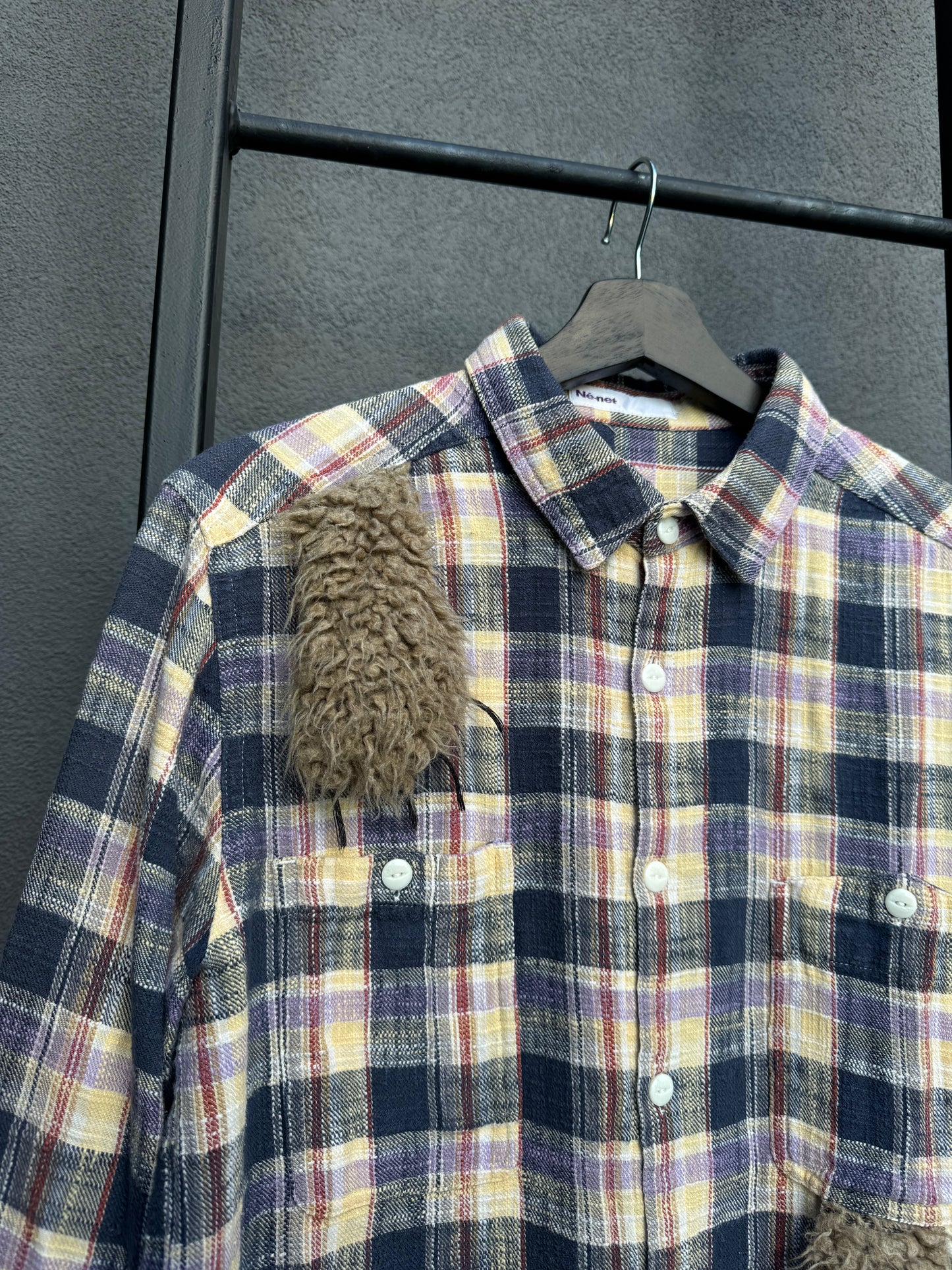 Ne-Net Cat Paw Flannel Button-Up Shirt [L]